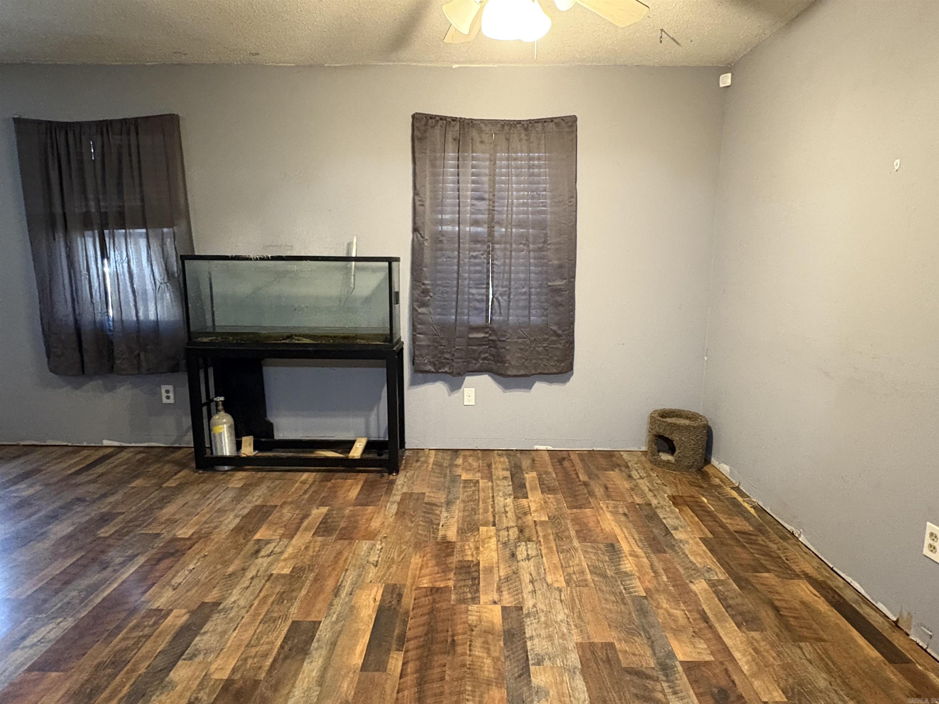 TANGLEWOOD HTS - Residential