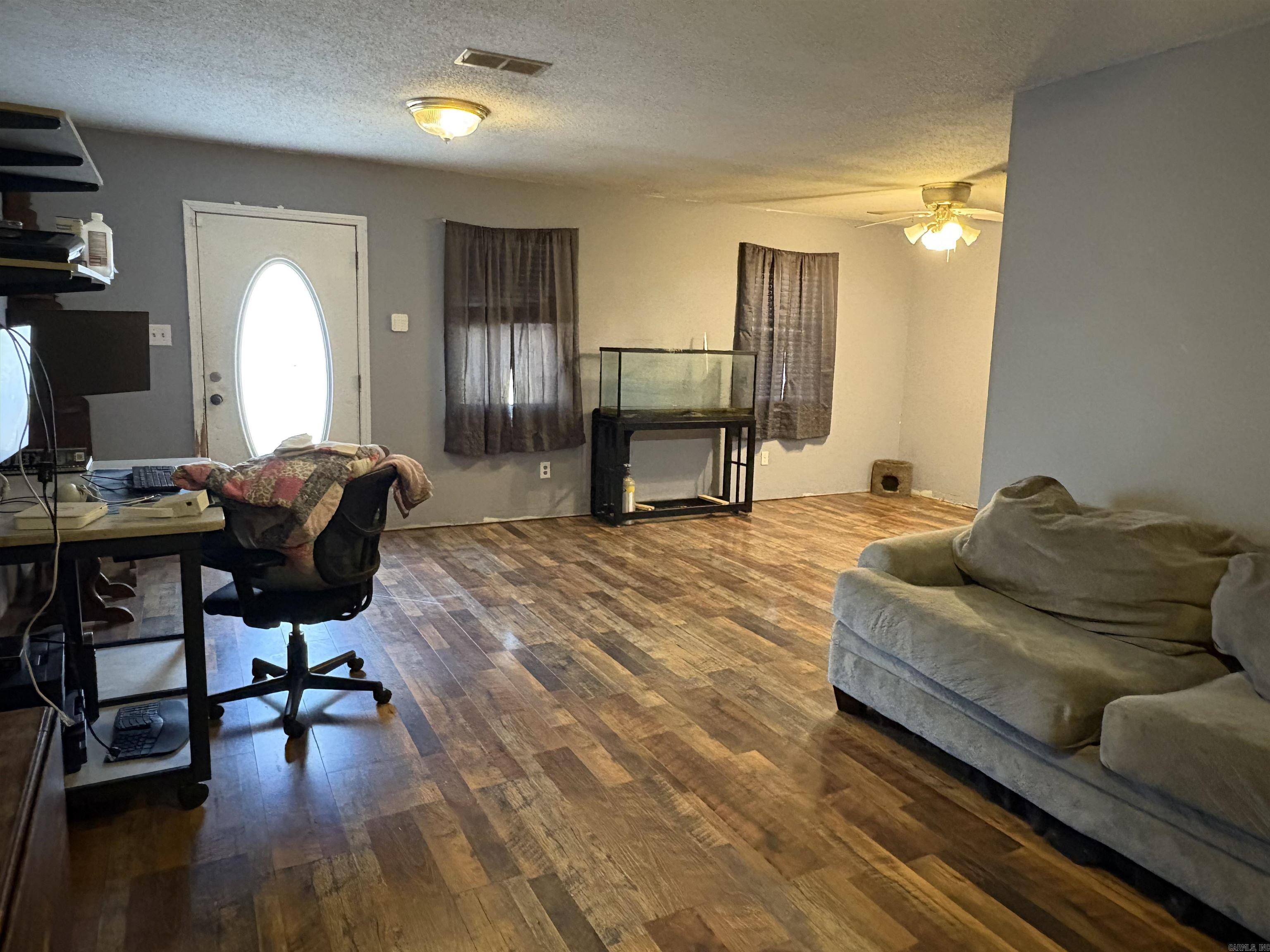 TANGLEWOOD HTS - Residential