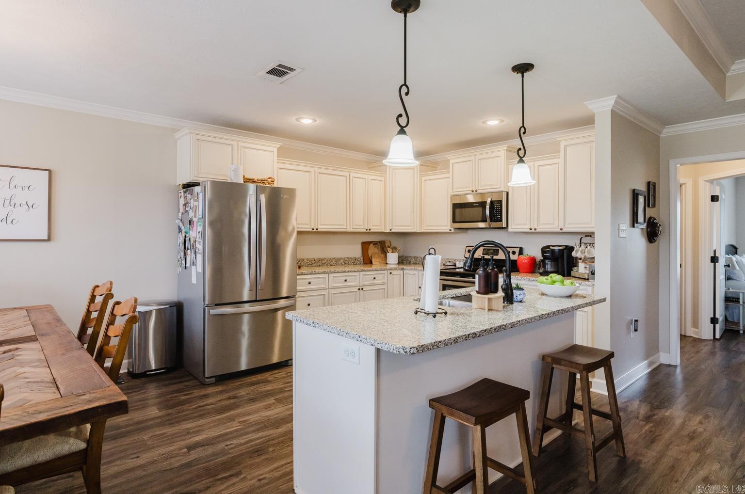 Makenna Cove - Residential