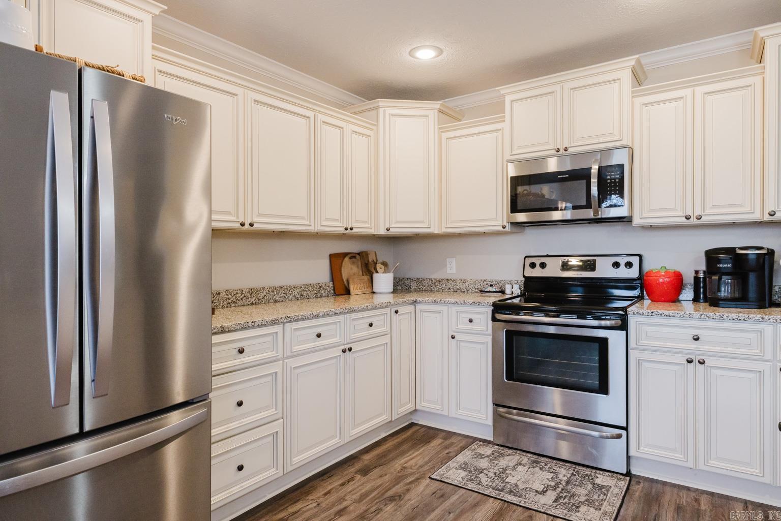 Makenna Cove - Residential