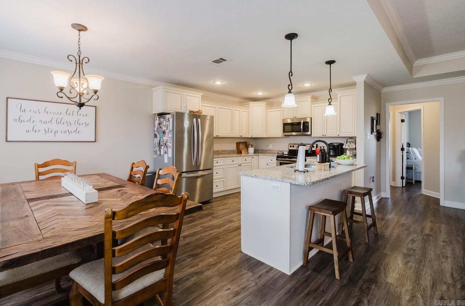 Makenna Cove - Residential