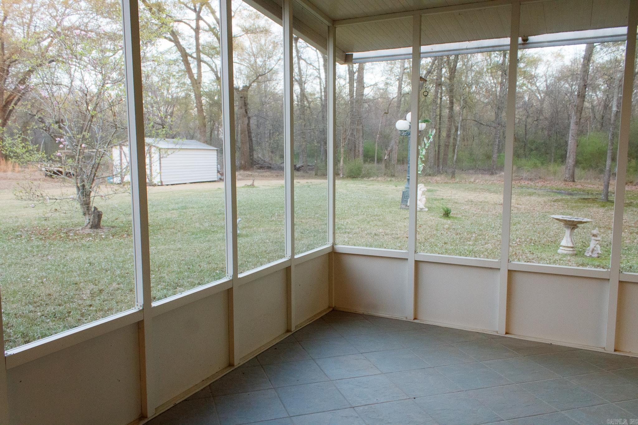 UNPLATTED ACREAGE - Residential