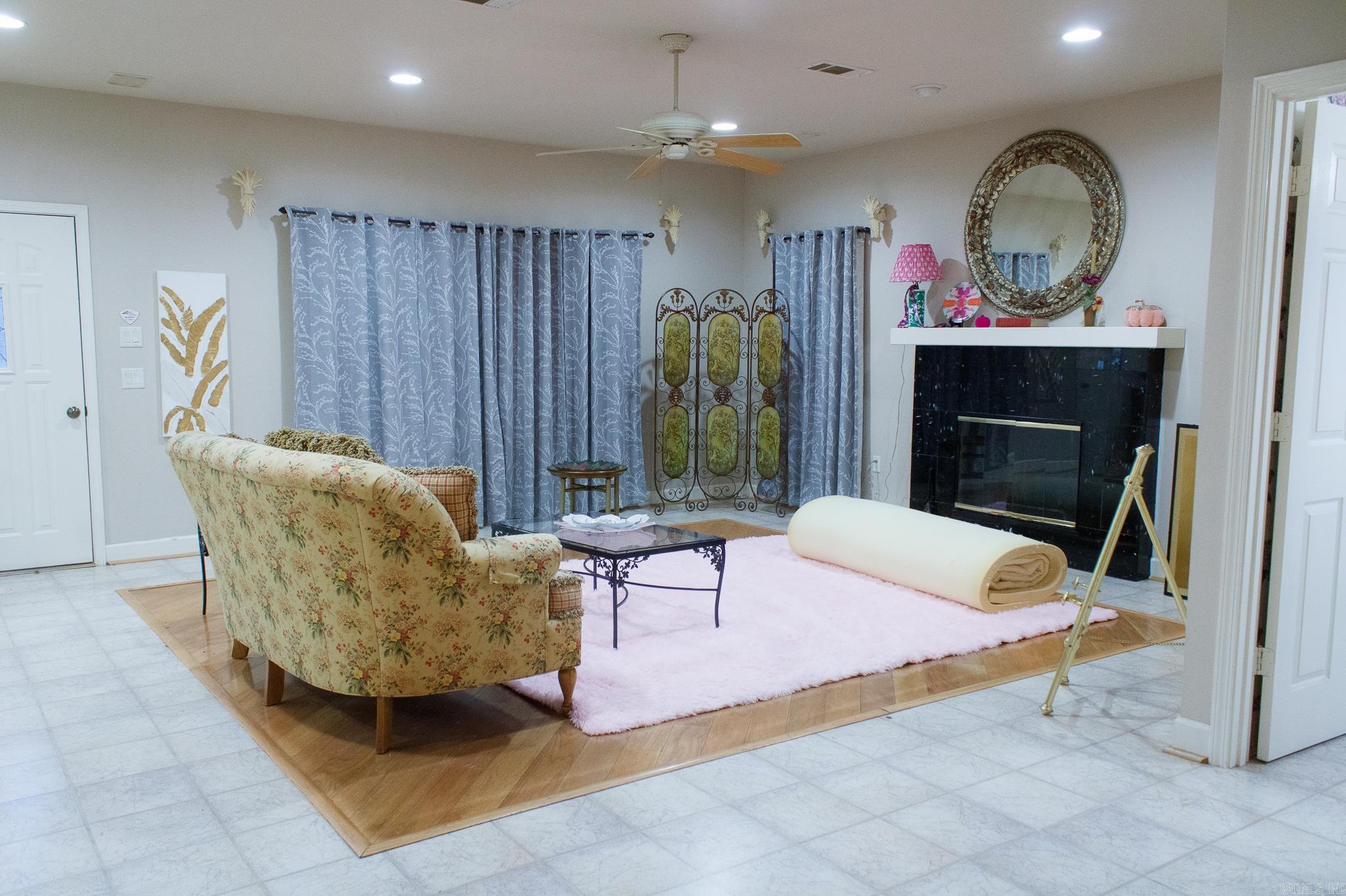 UNPLATTED ACREAGE - Residential