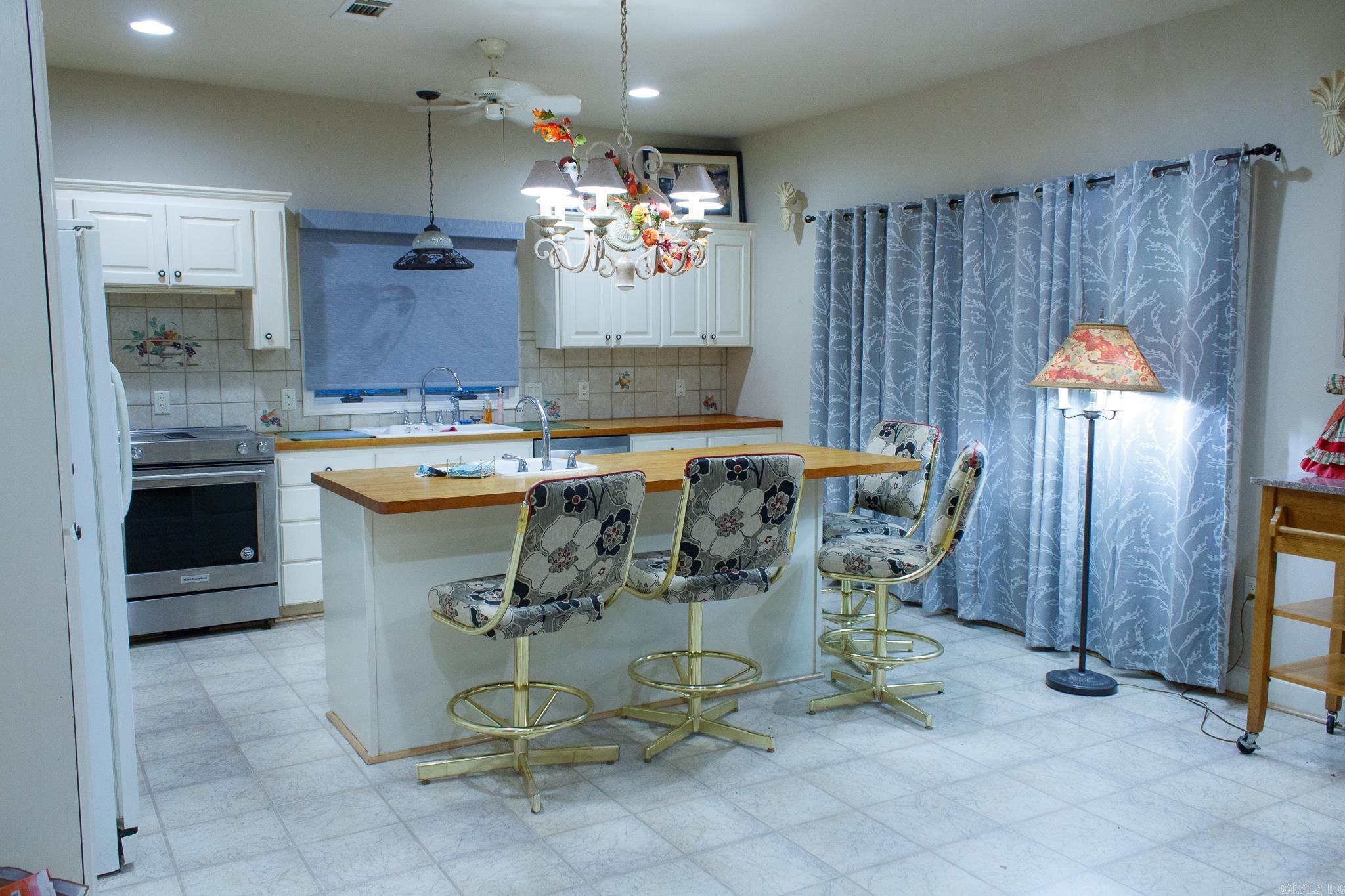 UNPLATTED ACREAGE - Residential