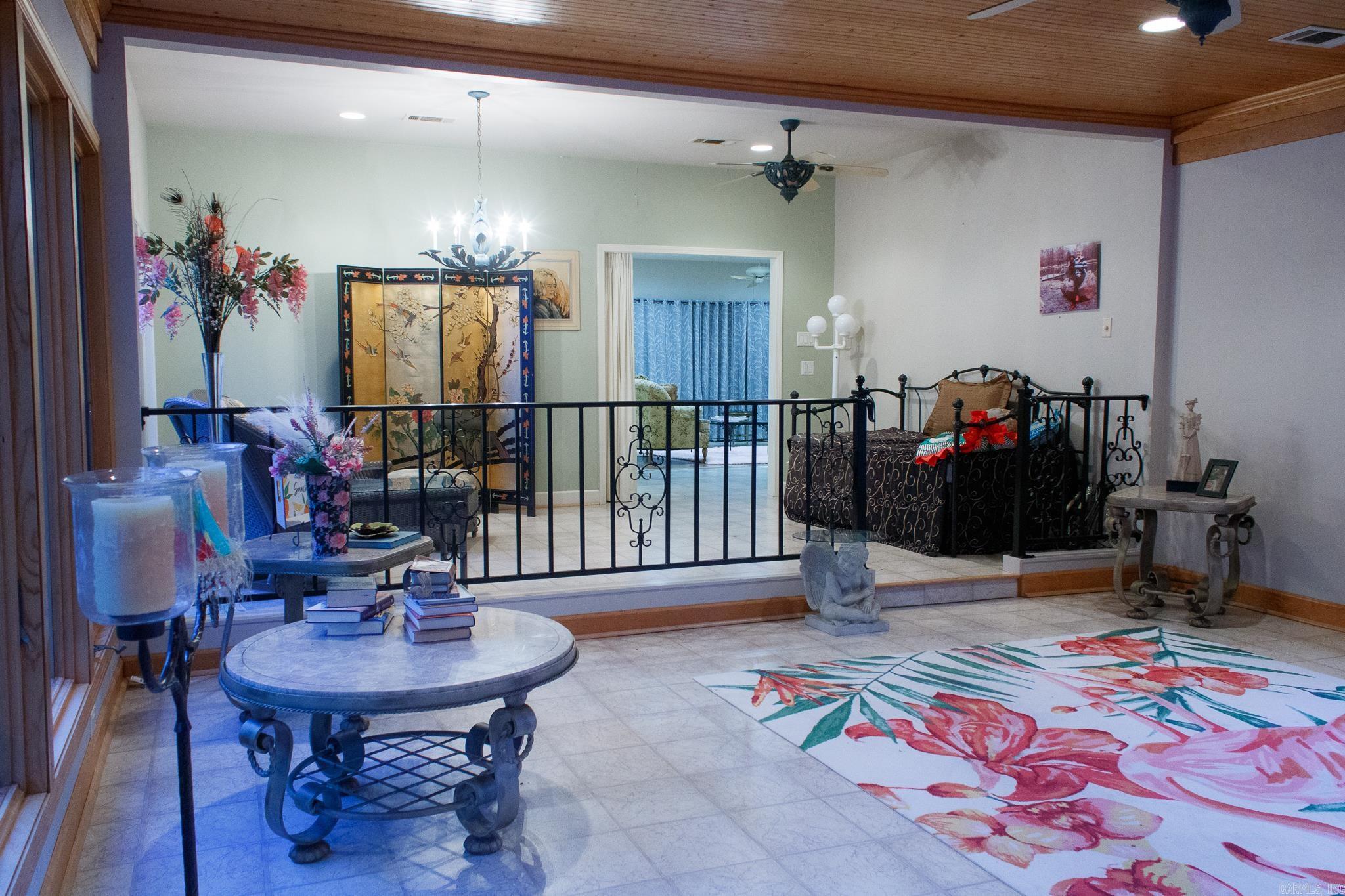 UNPLATTED ACREAGE - Residential