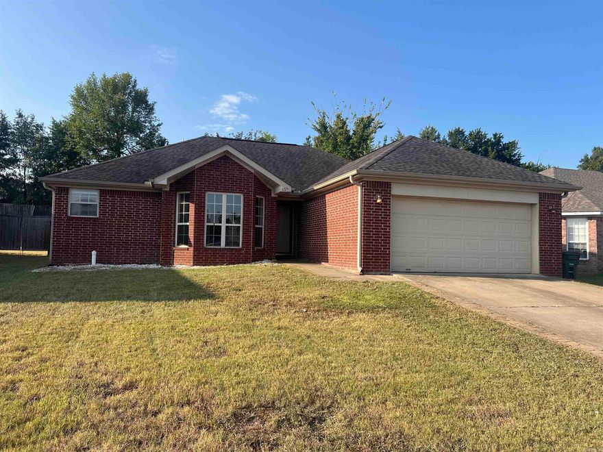 Home is in a quiet Neighborhood it features 3 bedrooms, 2 bath with an added sunroom, 2 car garage. Only minutes from colleges and downtown Conway area. Book your showing today this shouldn`t be on the market long..