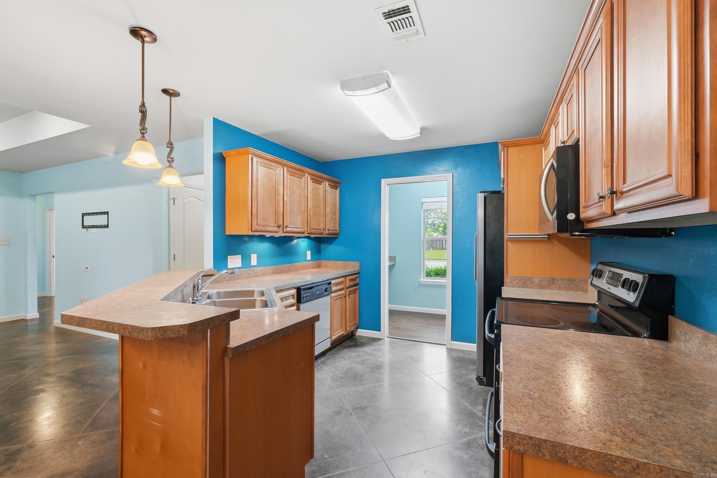 BROOKFIELD WEST - Residential