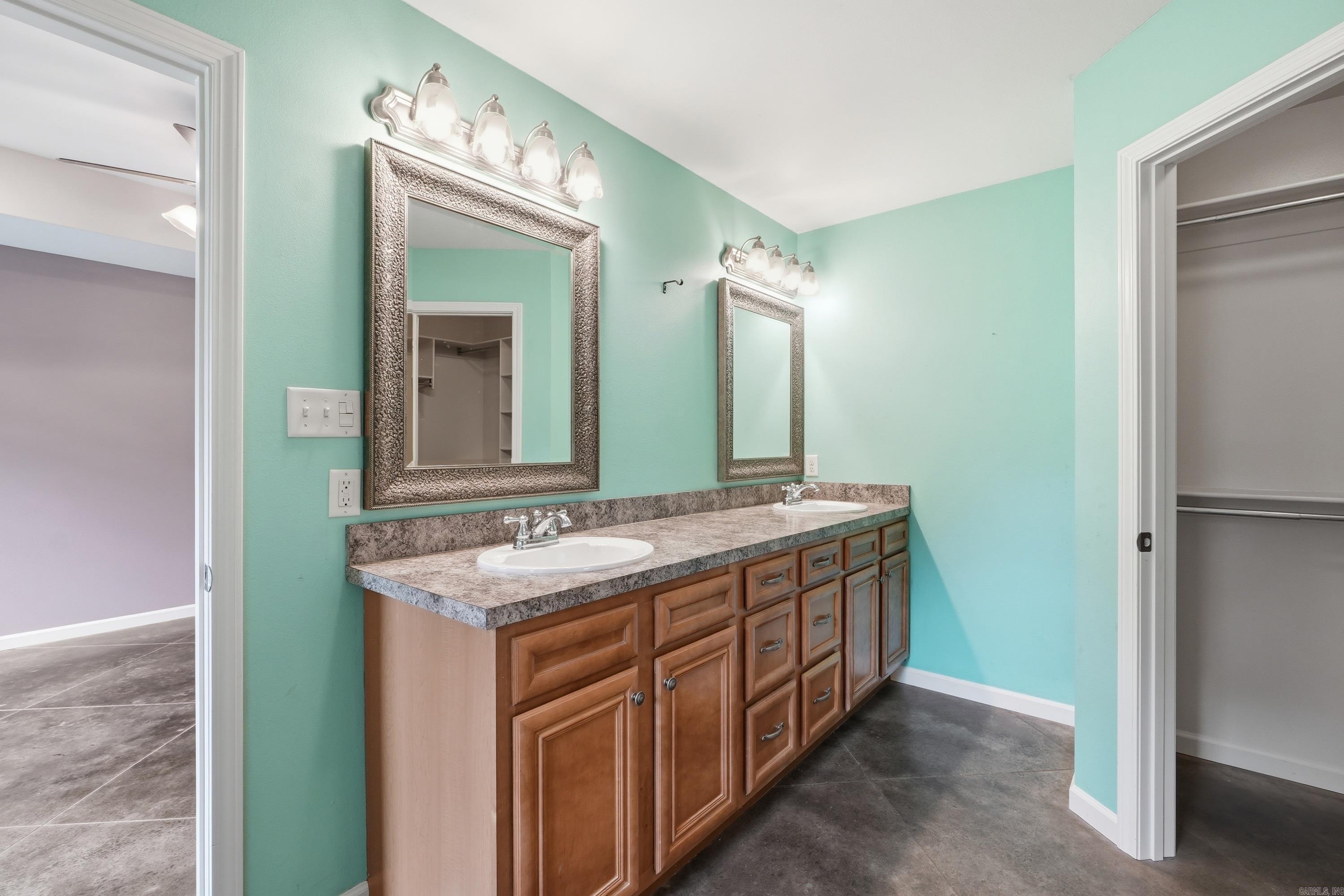 BROOKFIELD WEST - Residential