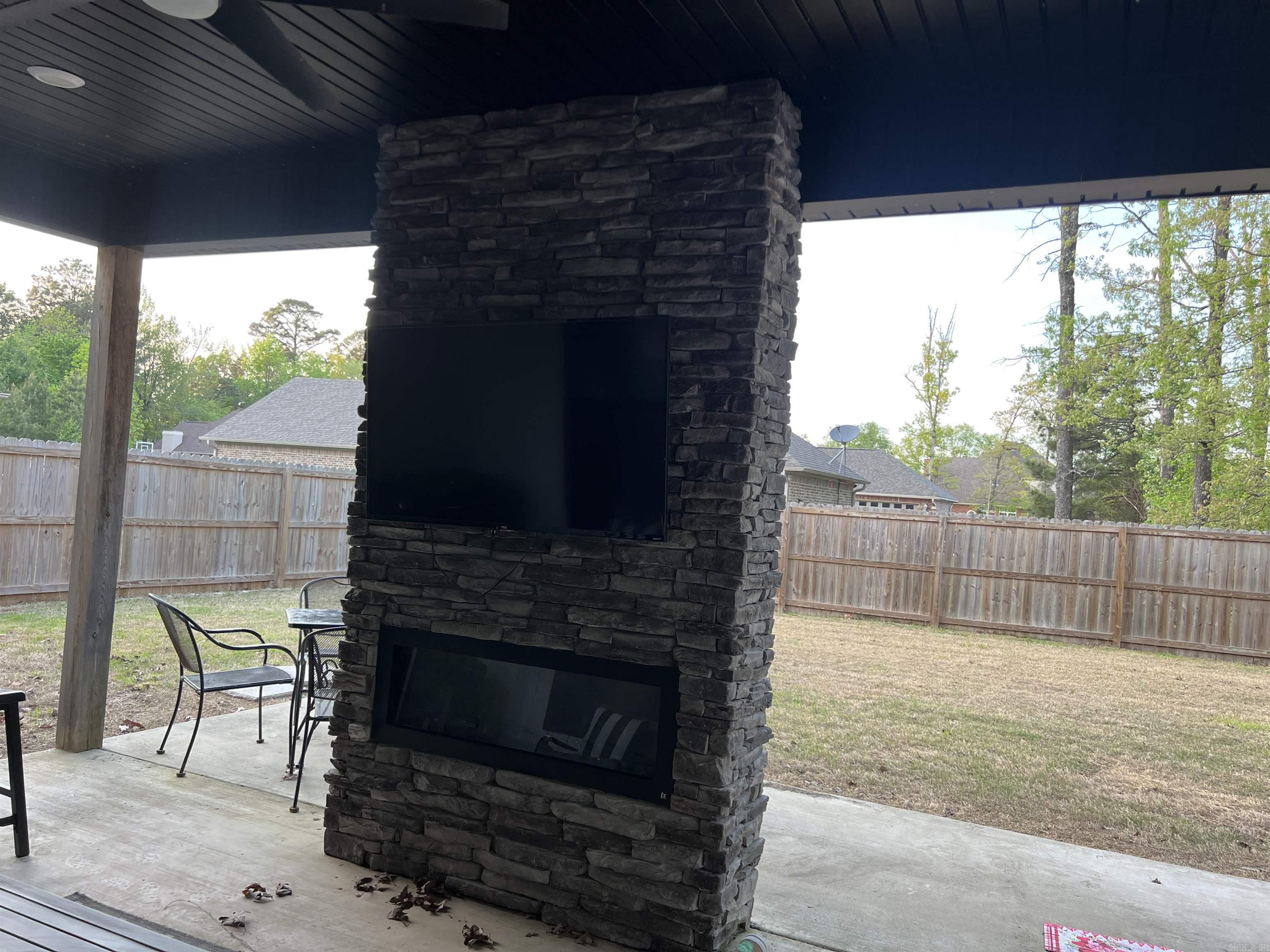 CARRIAGE COURT - Residential