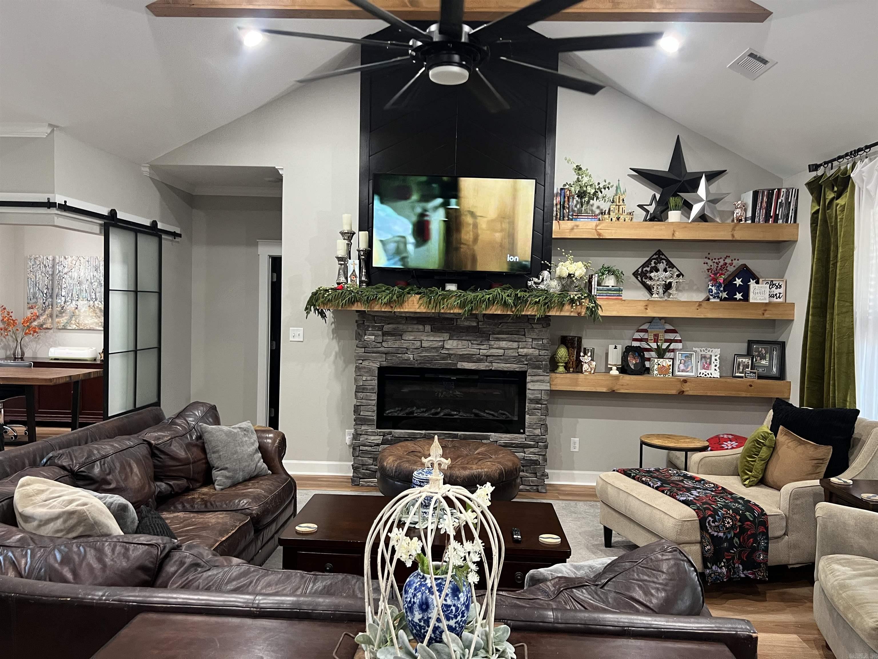 CARRIAGE COURT - Residential