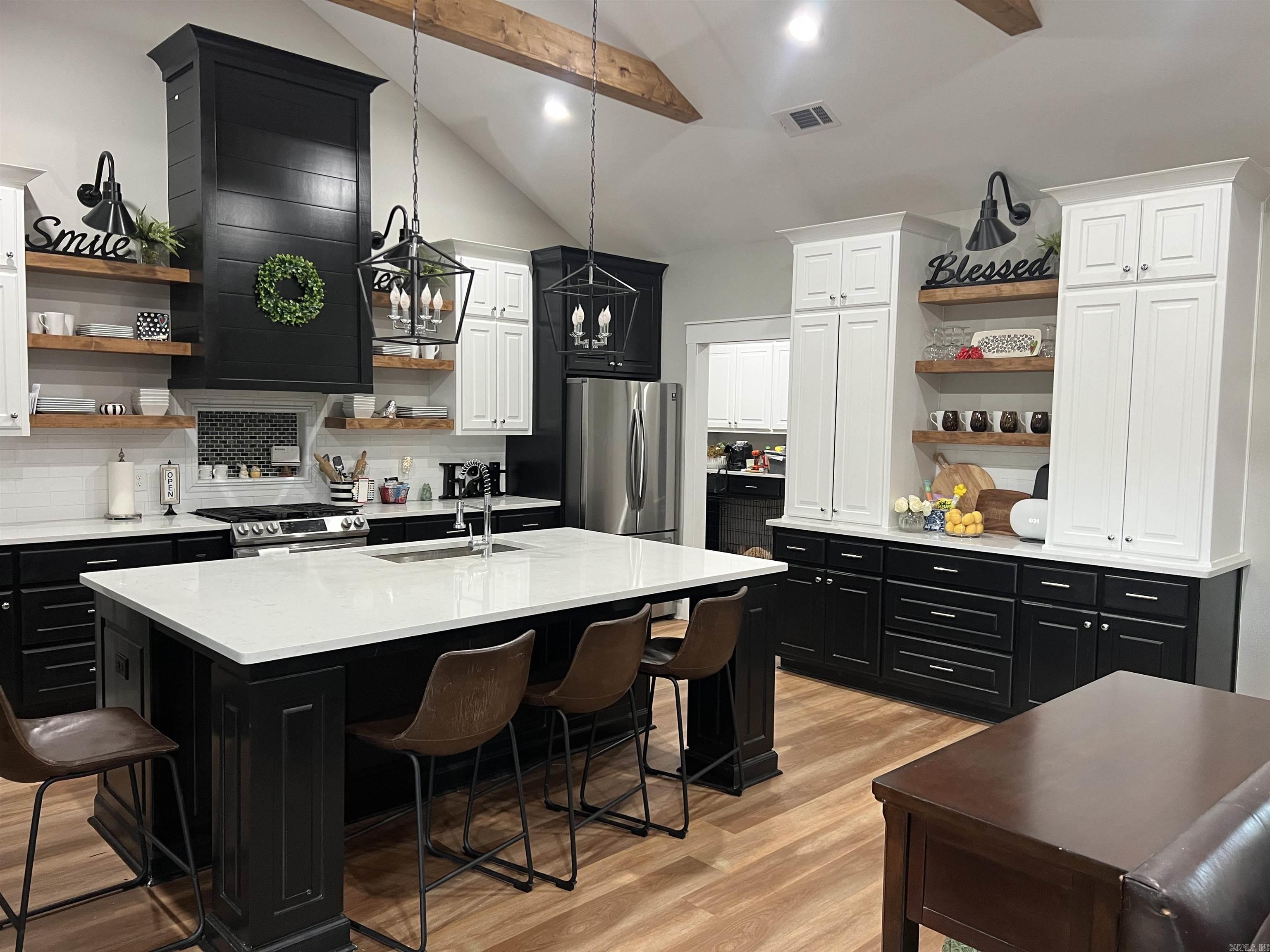 CARRIAGE COURT - Residential