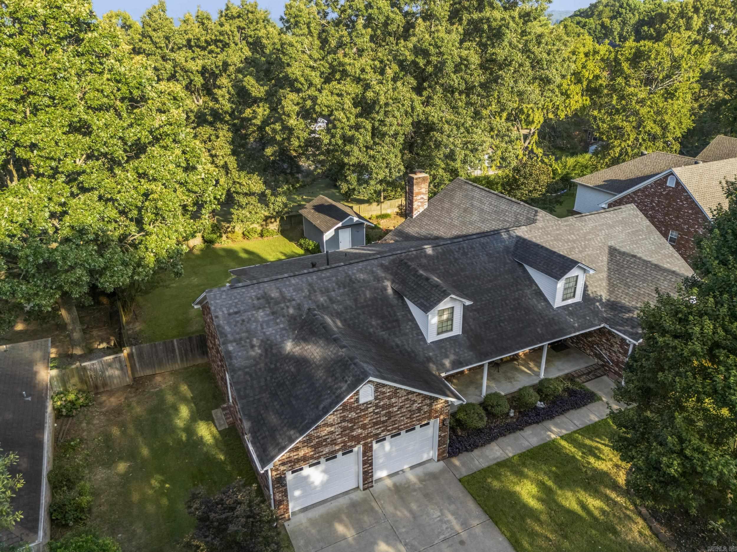 RIVER OAKS - Residential