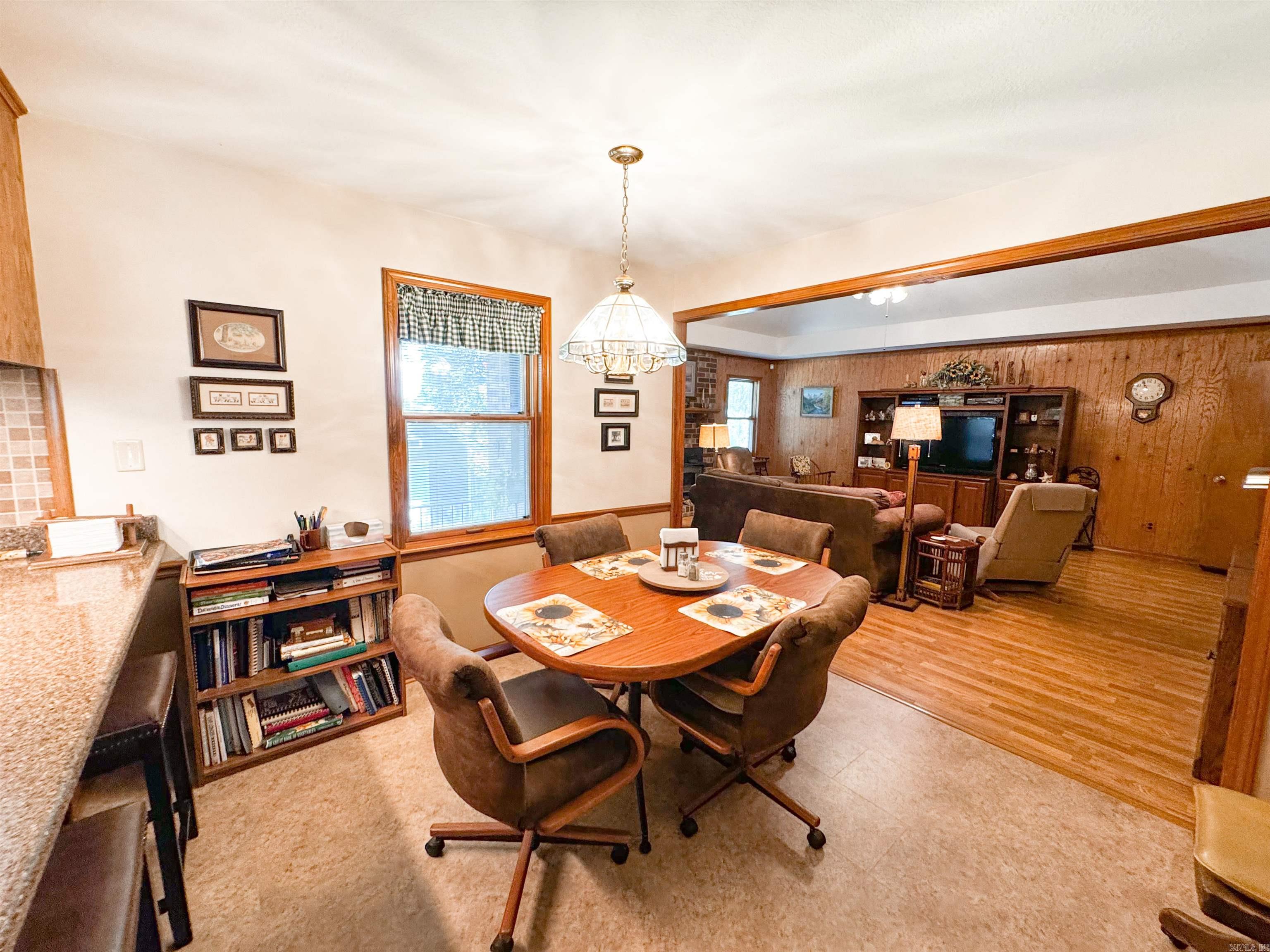 RIVER OAKS - Residential