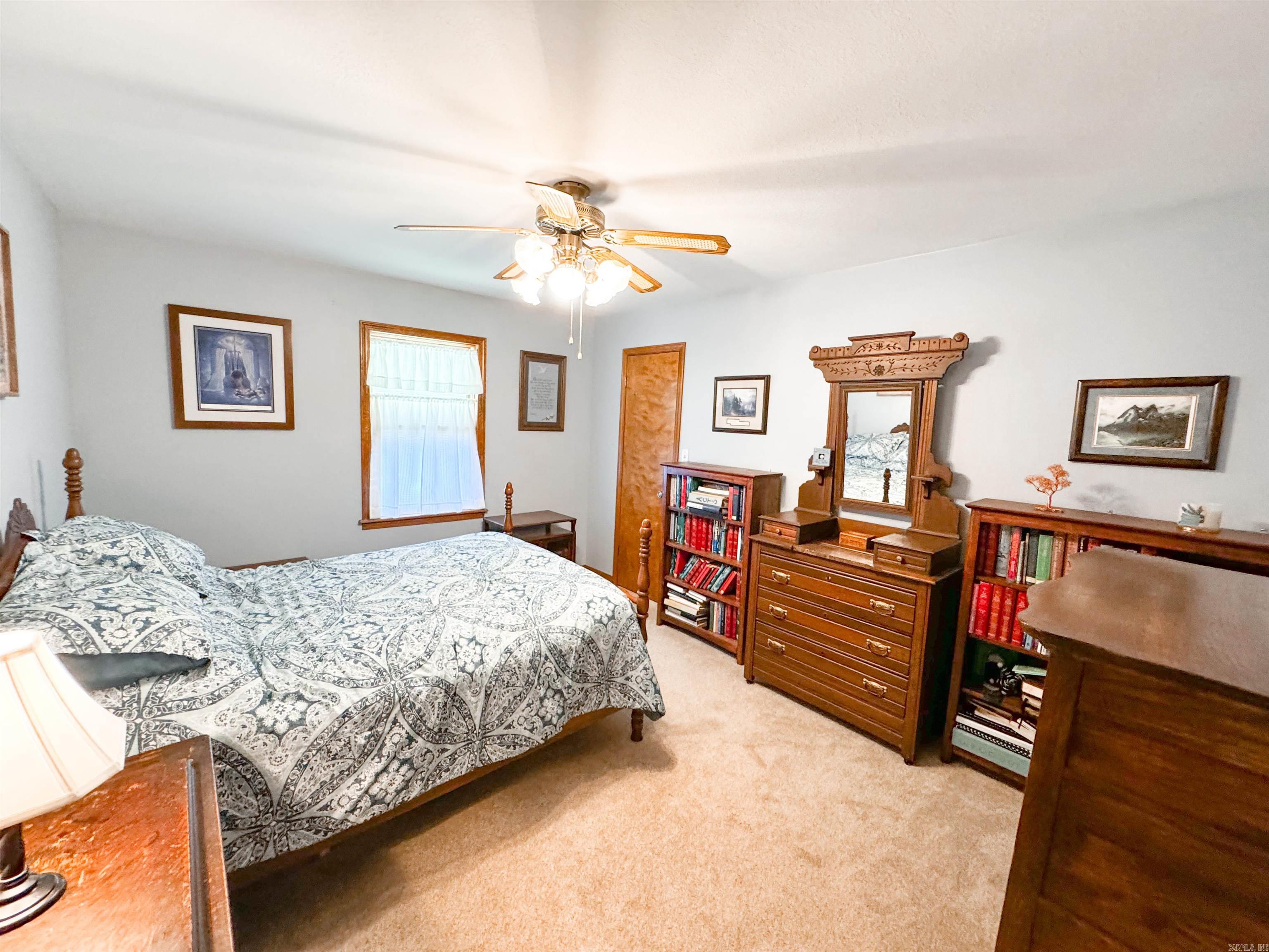 RIVER OAKS - Residential