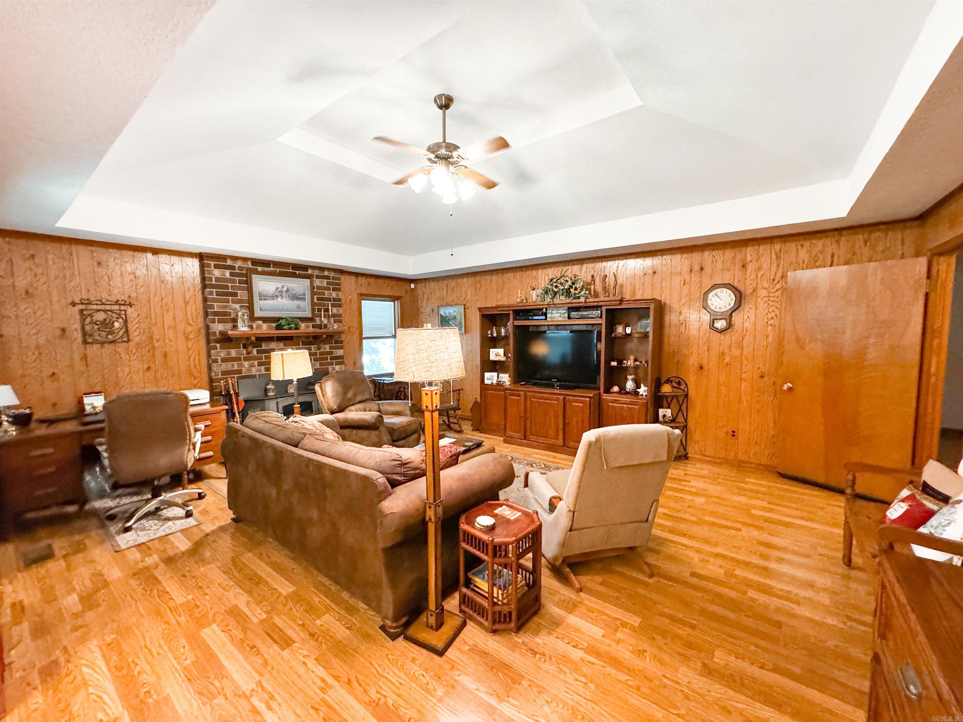 RIVER OAKS - Residential
