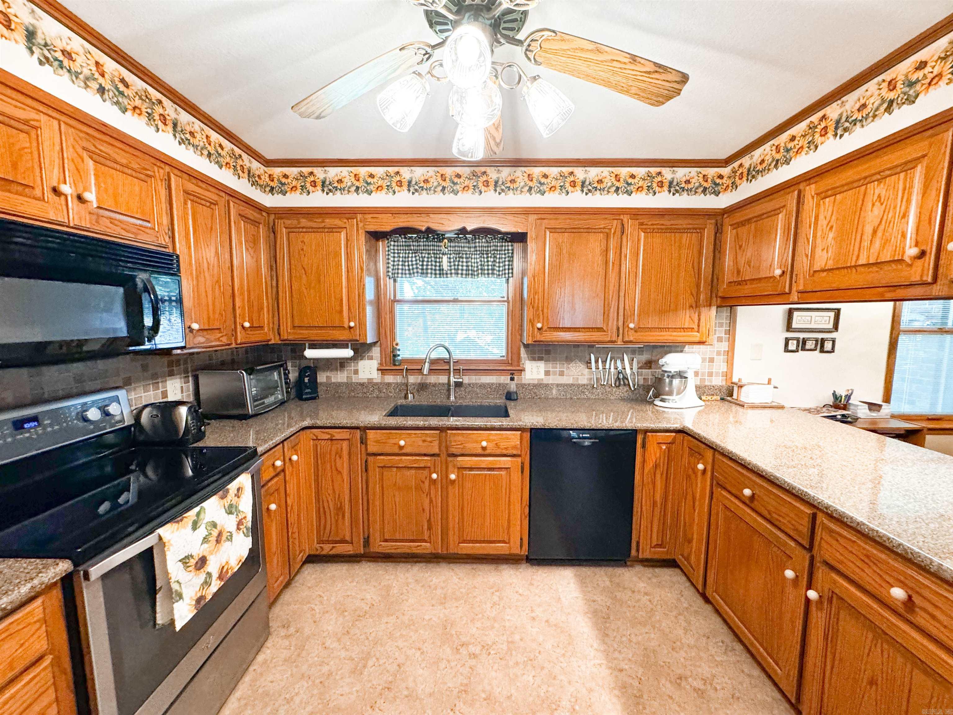 RIVER OAKS - Residential