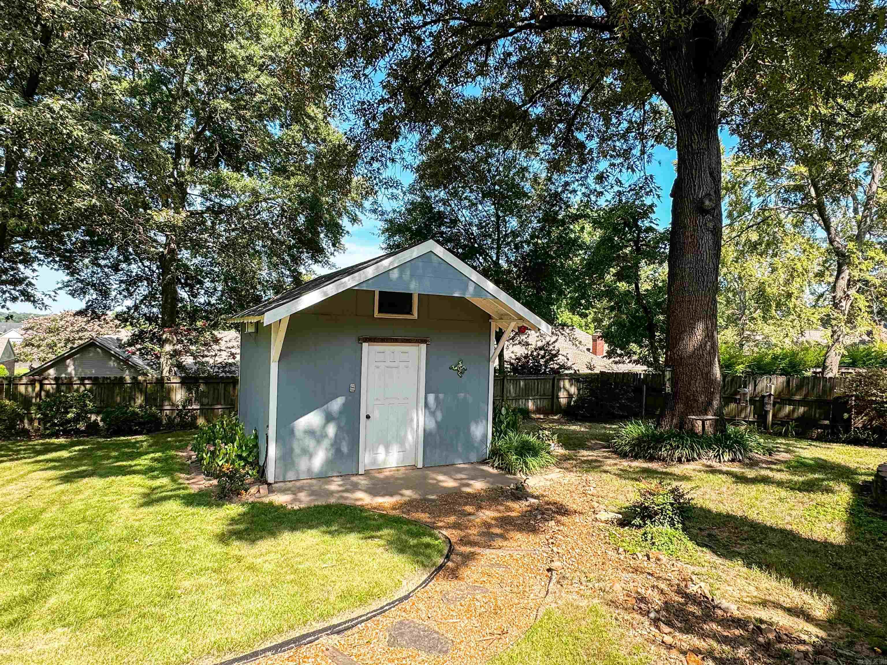 RIVER OAKS - Residential