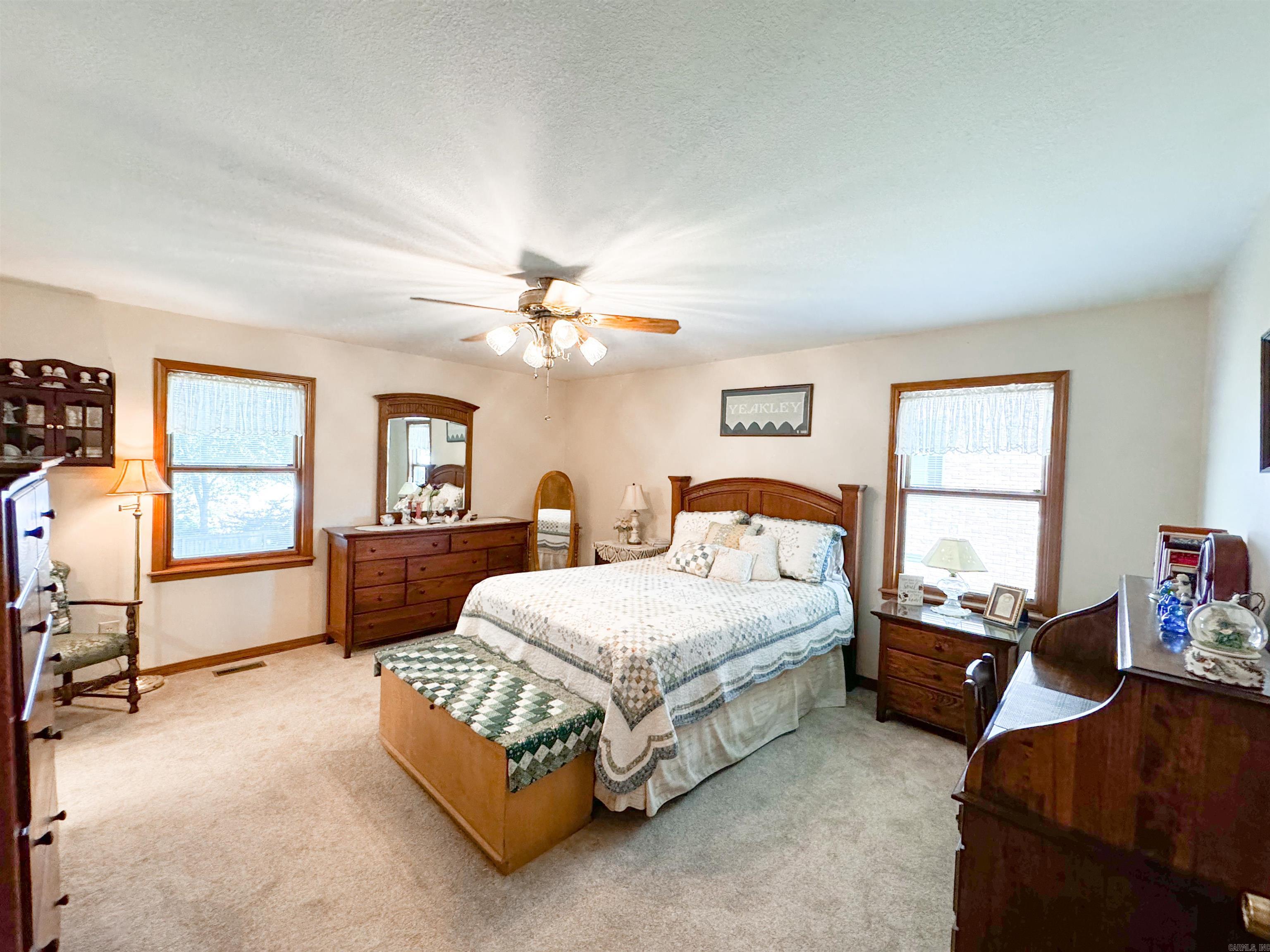 RIVER OAKS - Residential