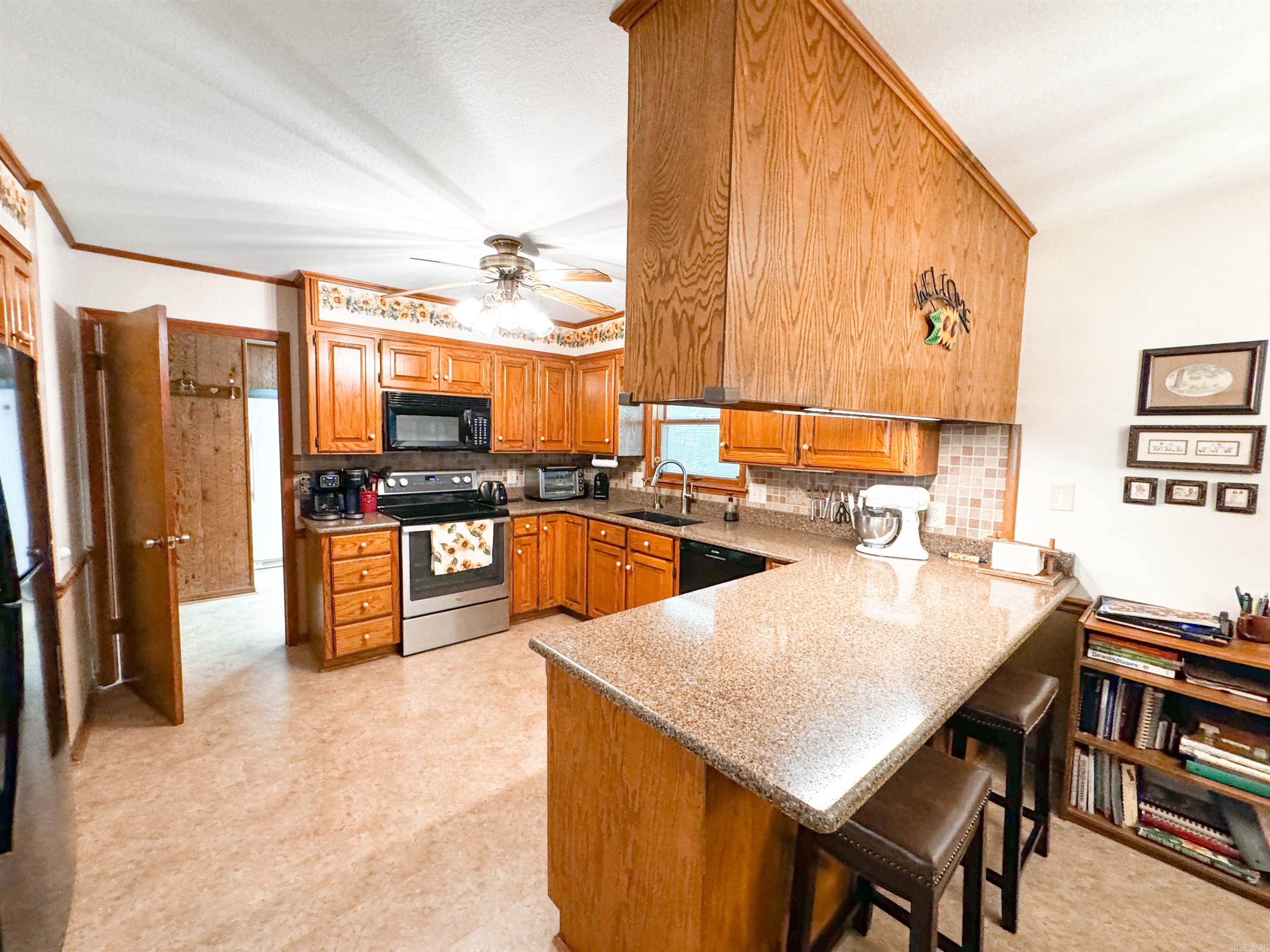 RIVER OAKS - Residential