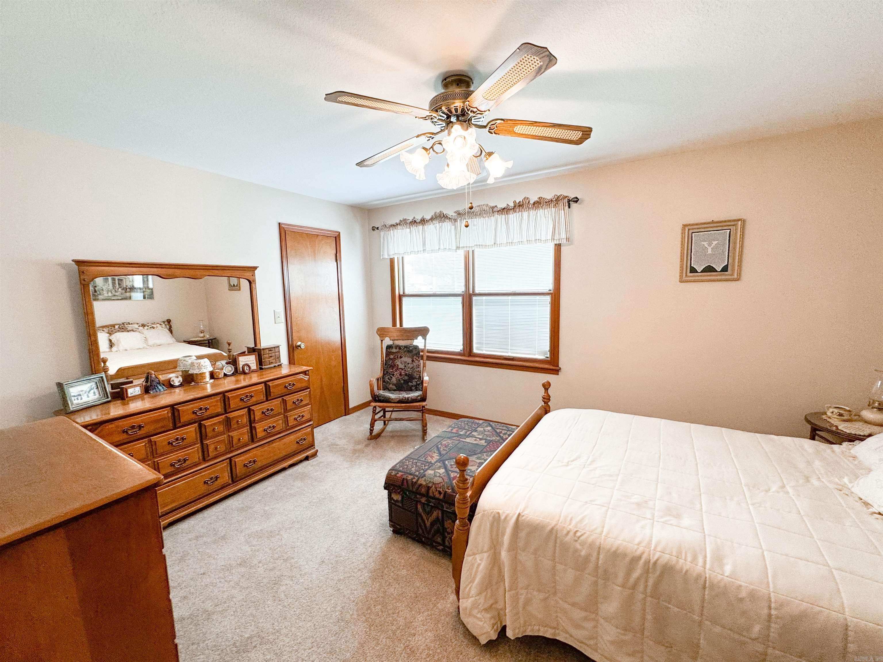 RIVER OAKS - Residential