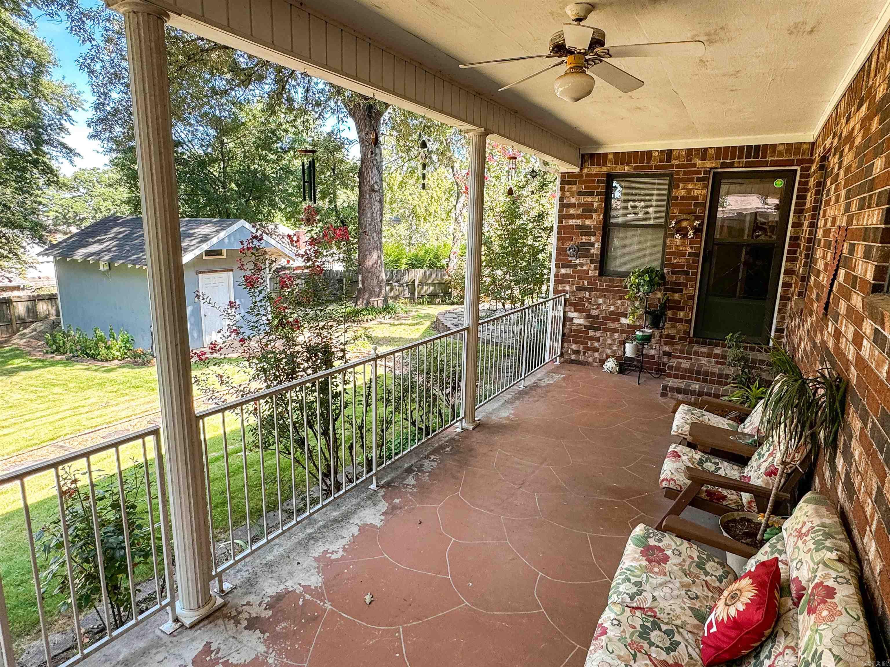 RIVER OAKS - Residential