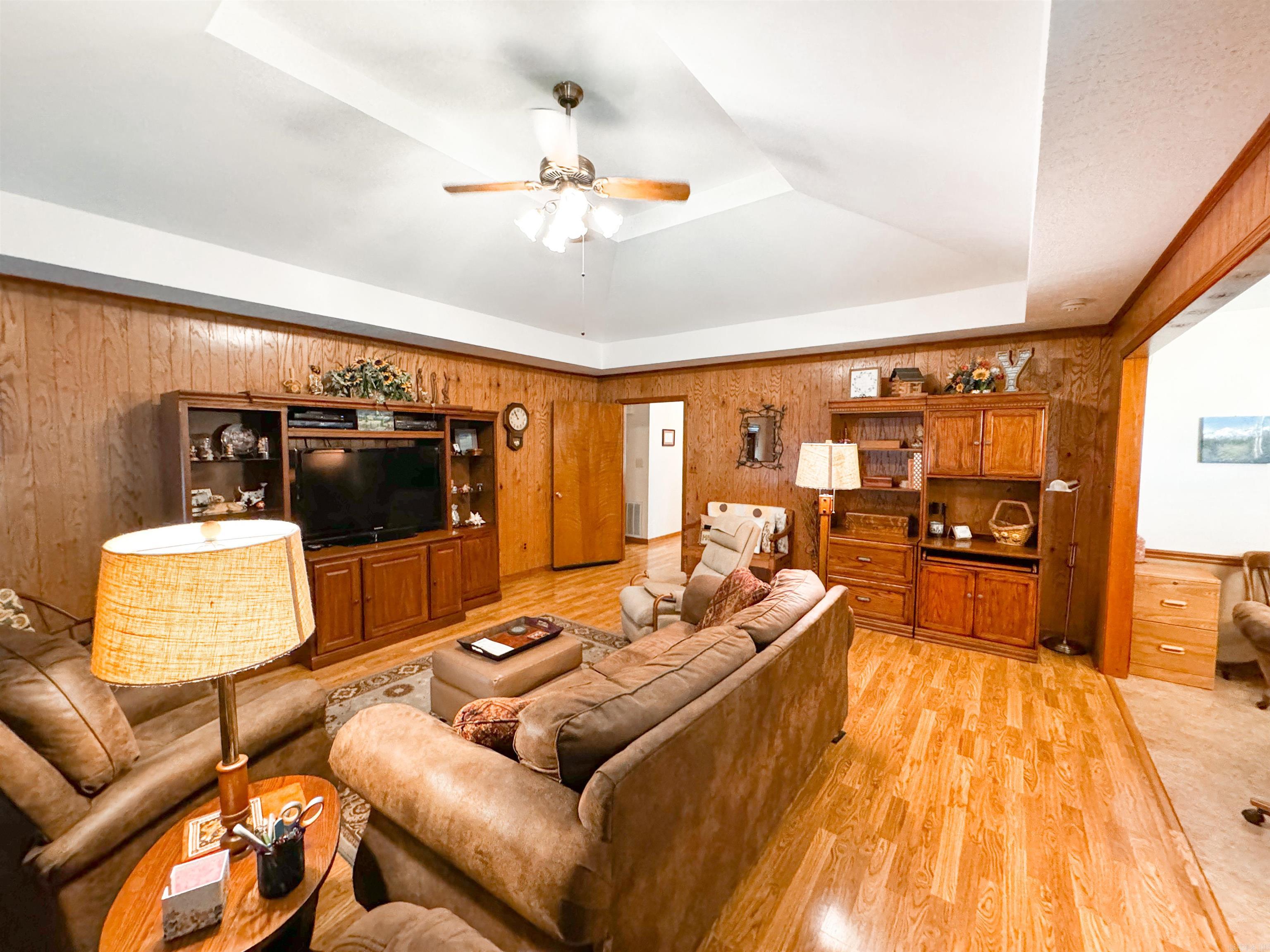 RIVER OAKS - Residential