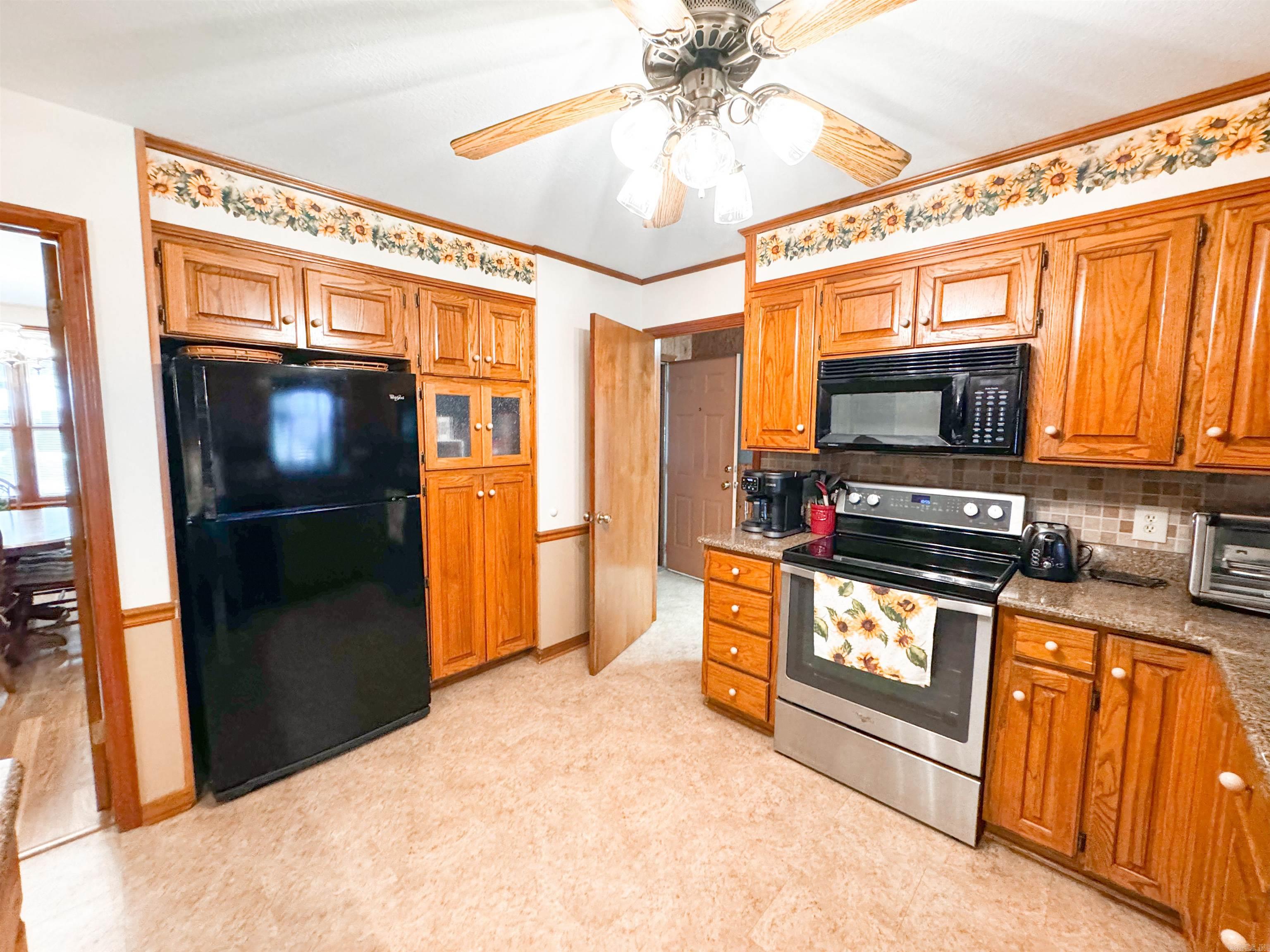 RIVER OAKS - Residential