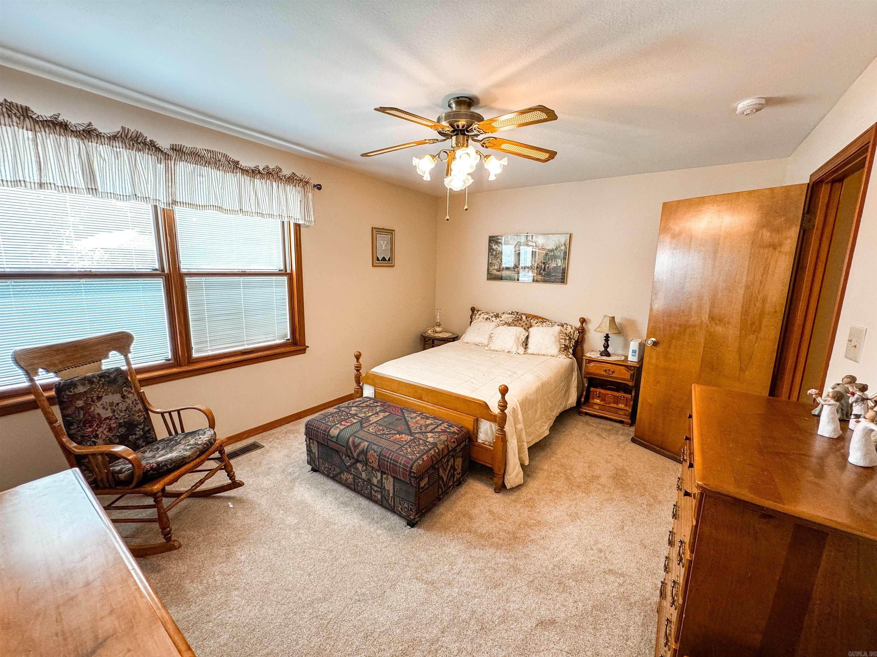 RIVER OAKS - Residential