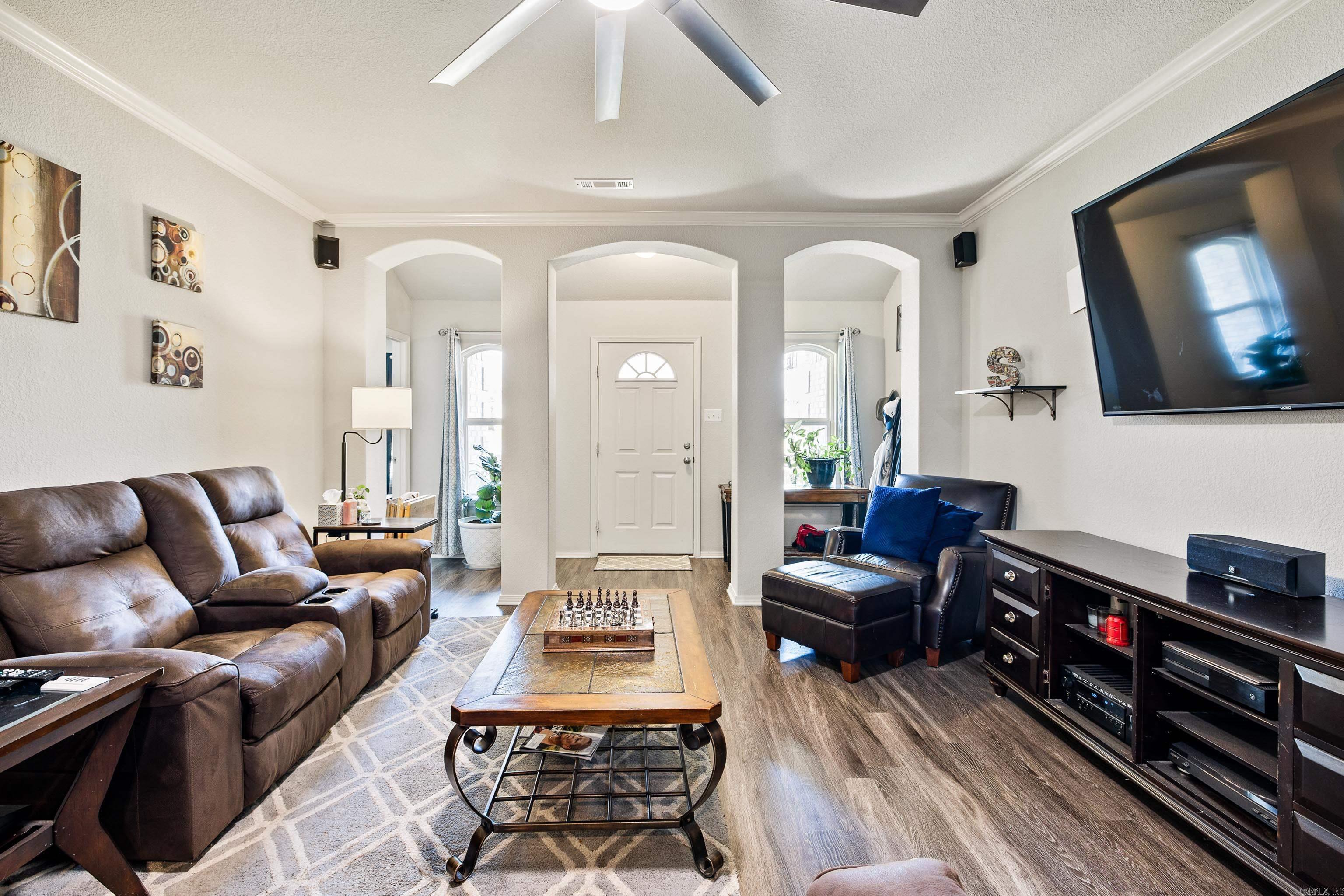 BENJAMIN GROVE - Residential