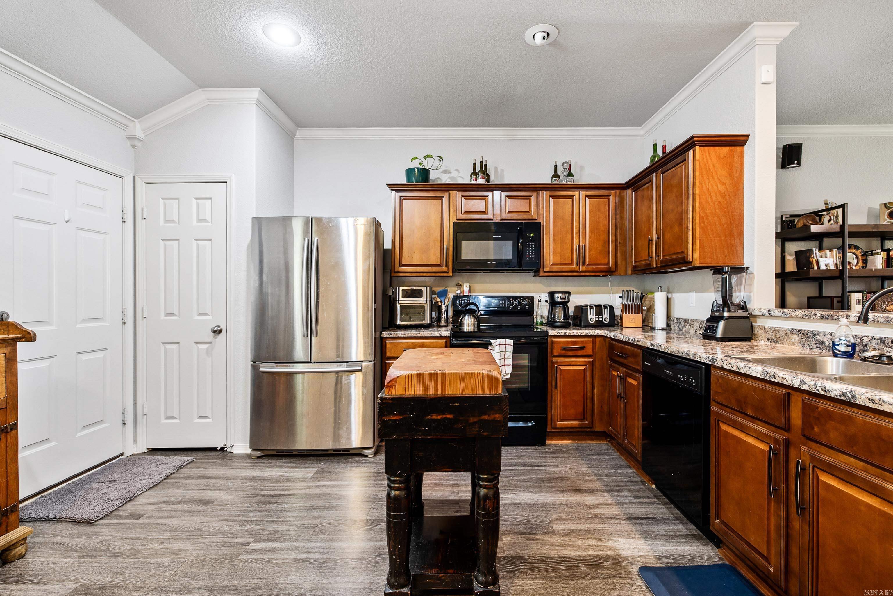 BENJAMIN GROVE - Residential