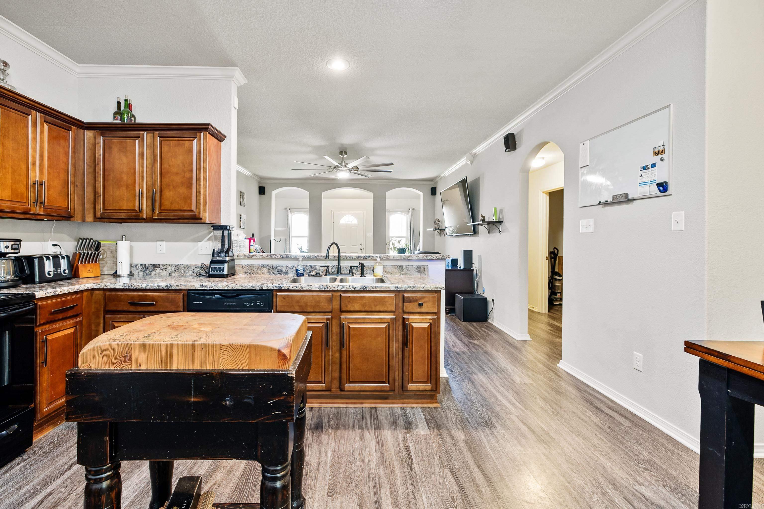 BENJAMIN GROVE - Residential