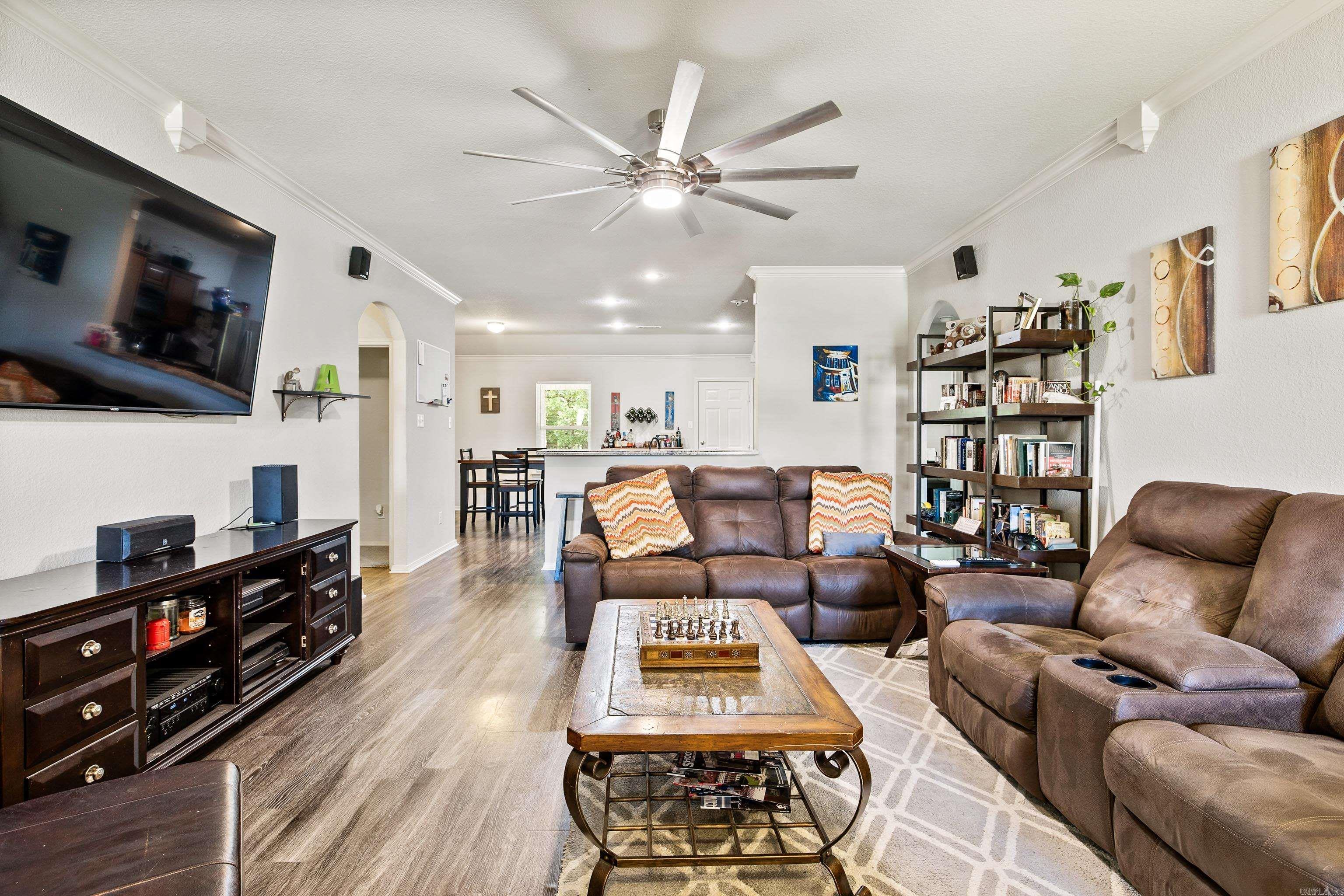 BENJAMIN GROVE - Residential