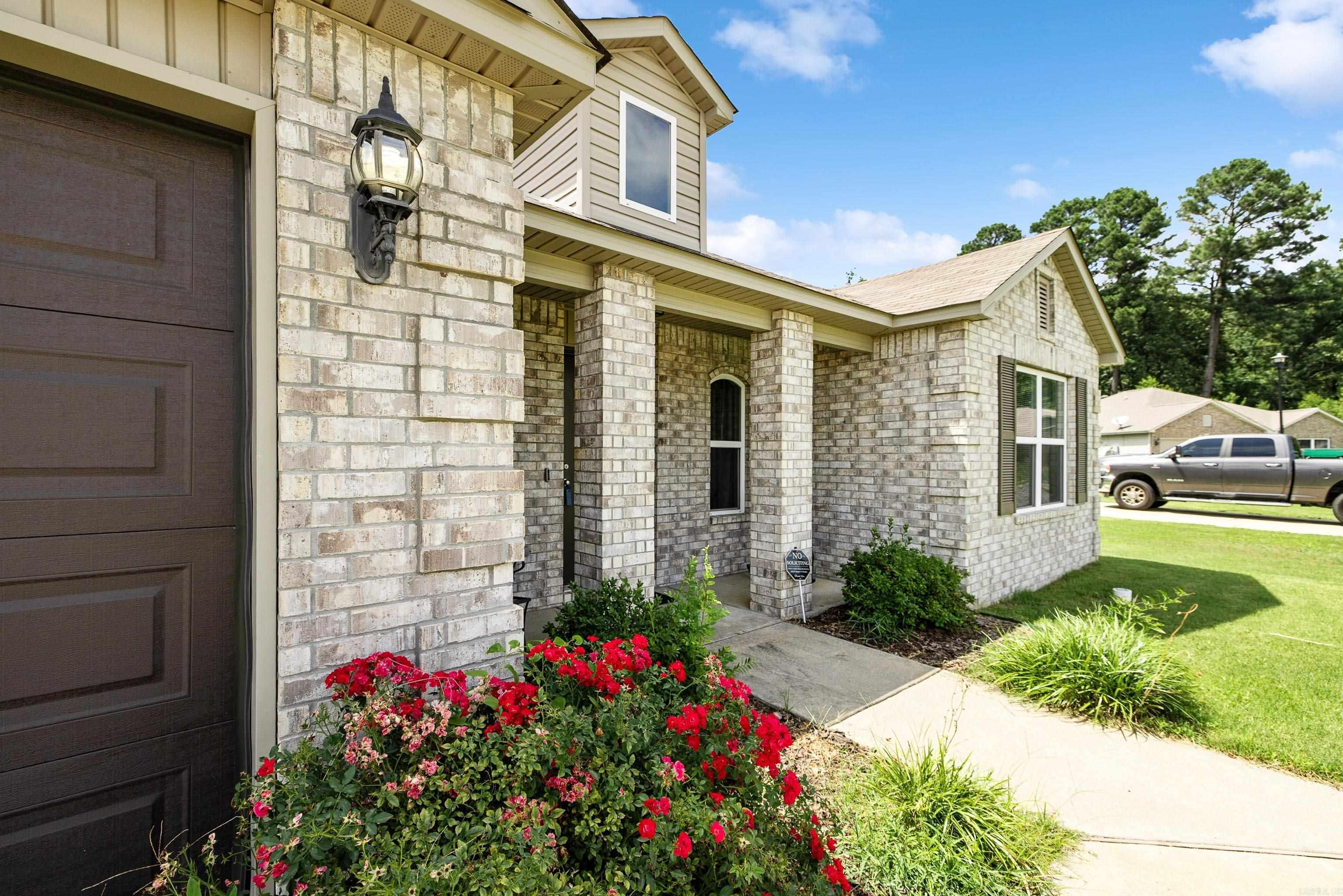 BENJAMIN GROVE - Residential