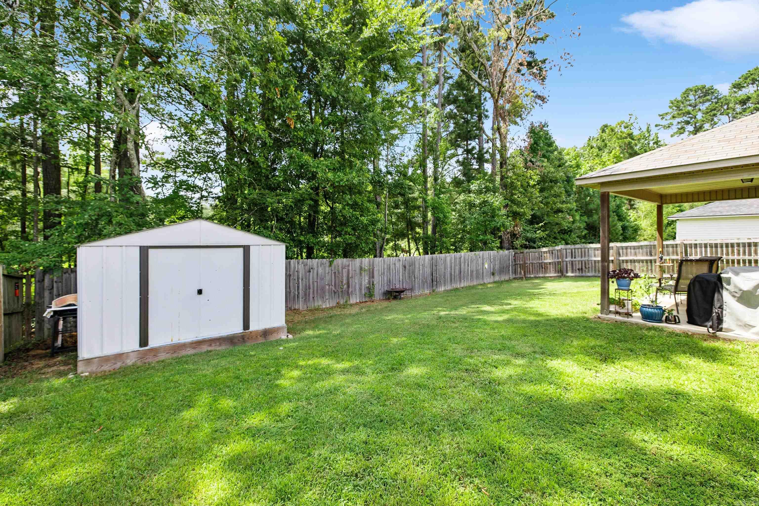 BENJAMIN GROVE - Residential