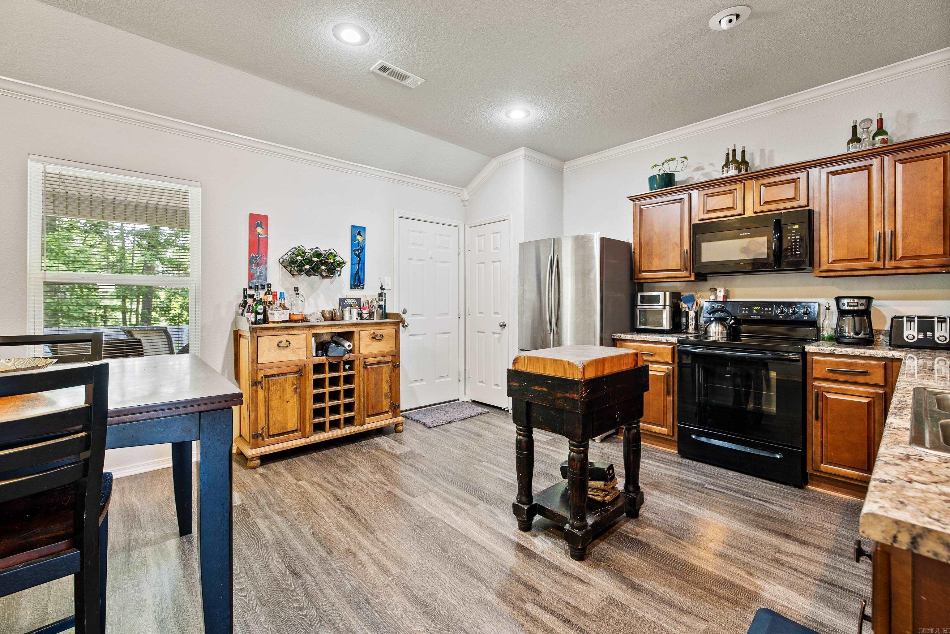 BENJAMIN GROVE - Residential