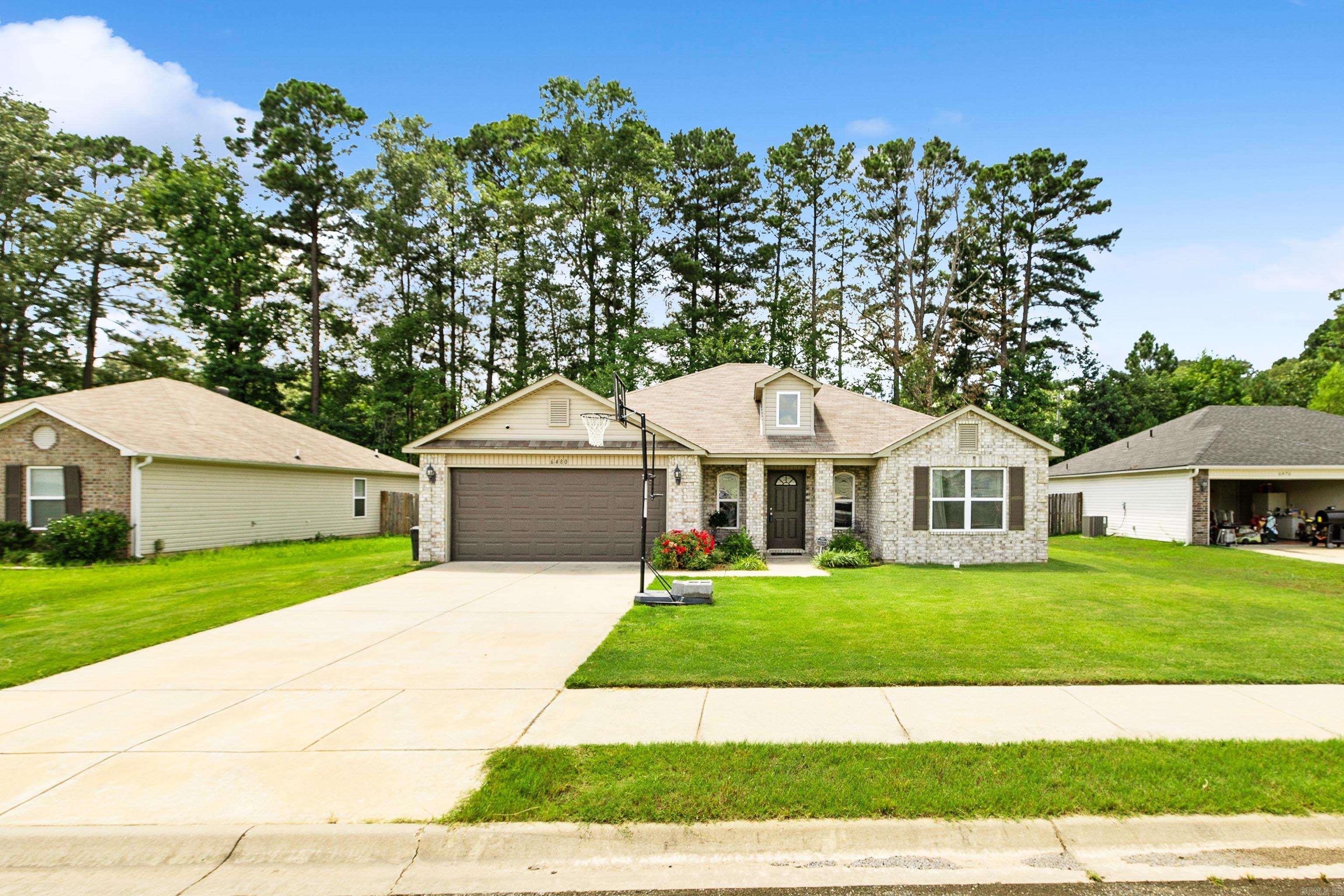 BENJAMIN GROVE - Residential