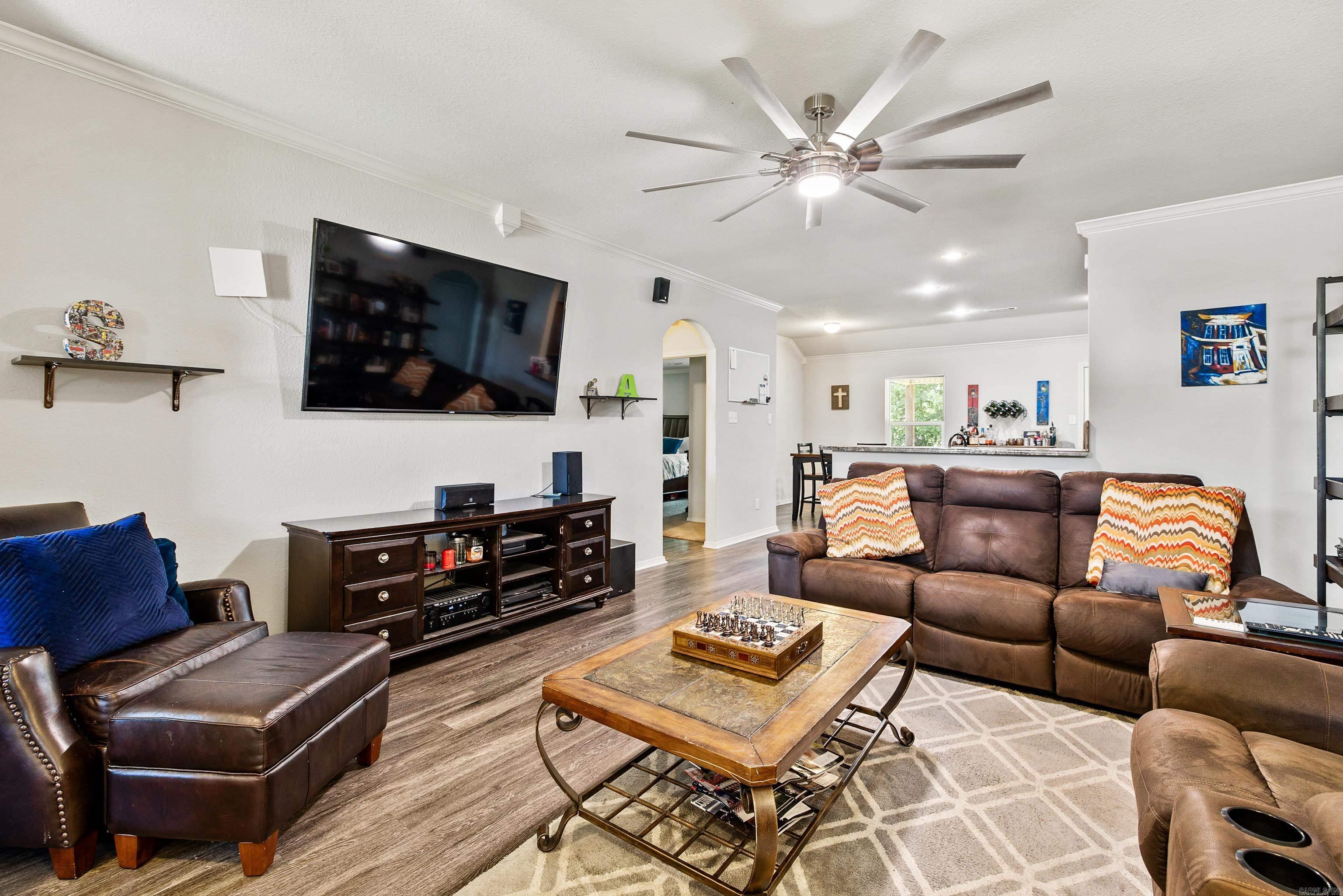 BENJAMIN GROVE - Residential