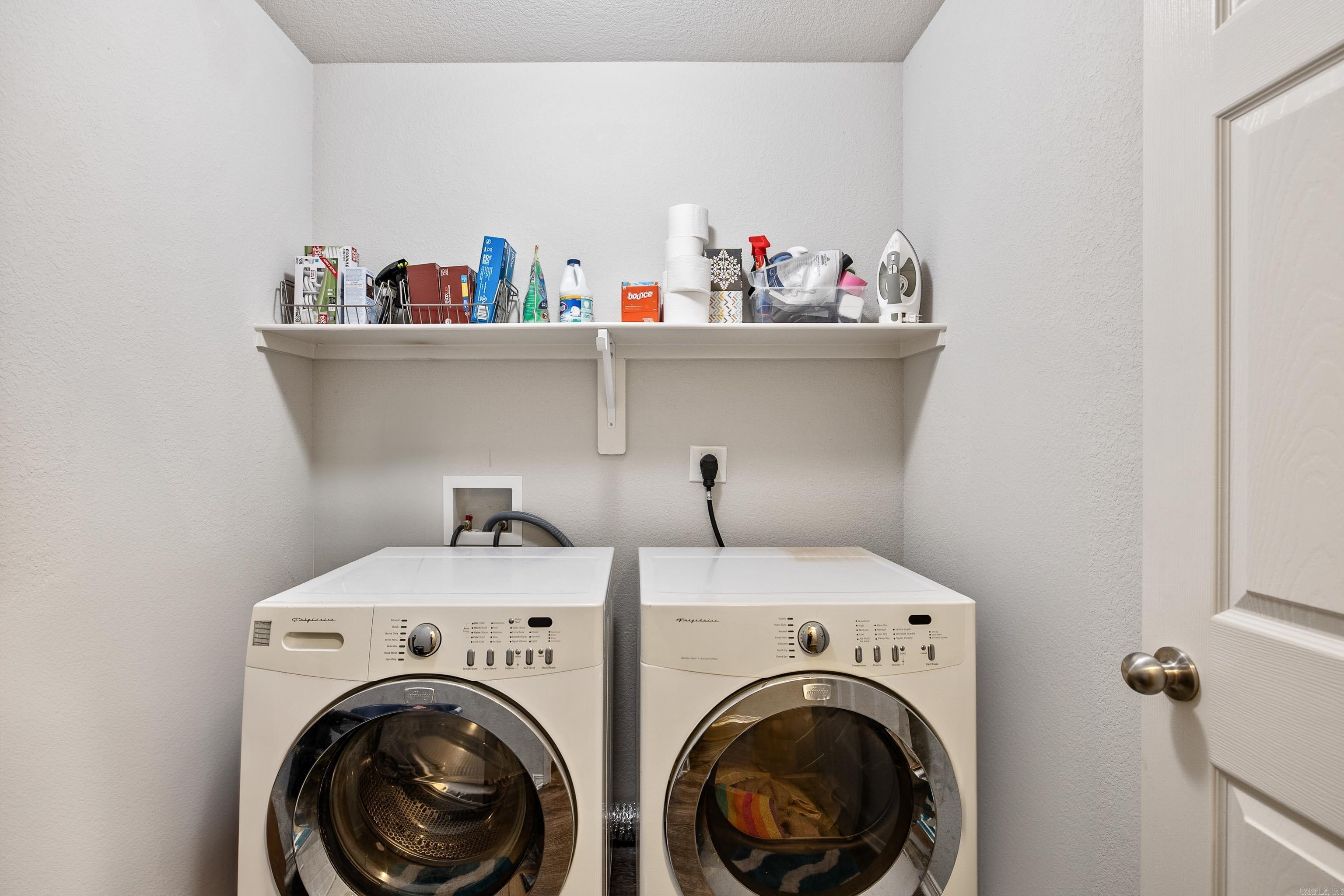 BENJAMIN GROVE - Residential