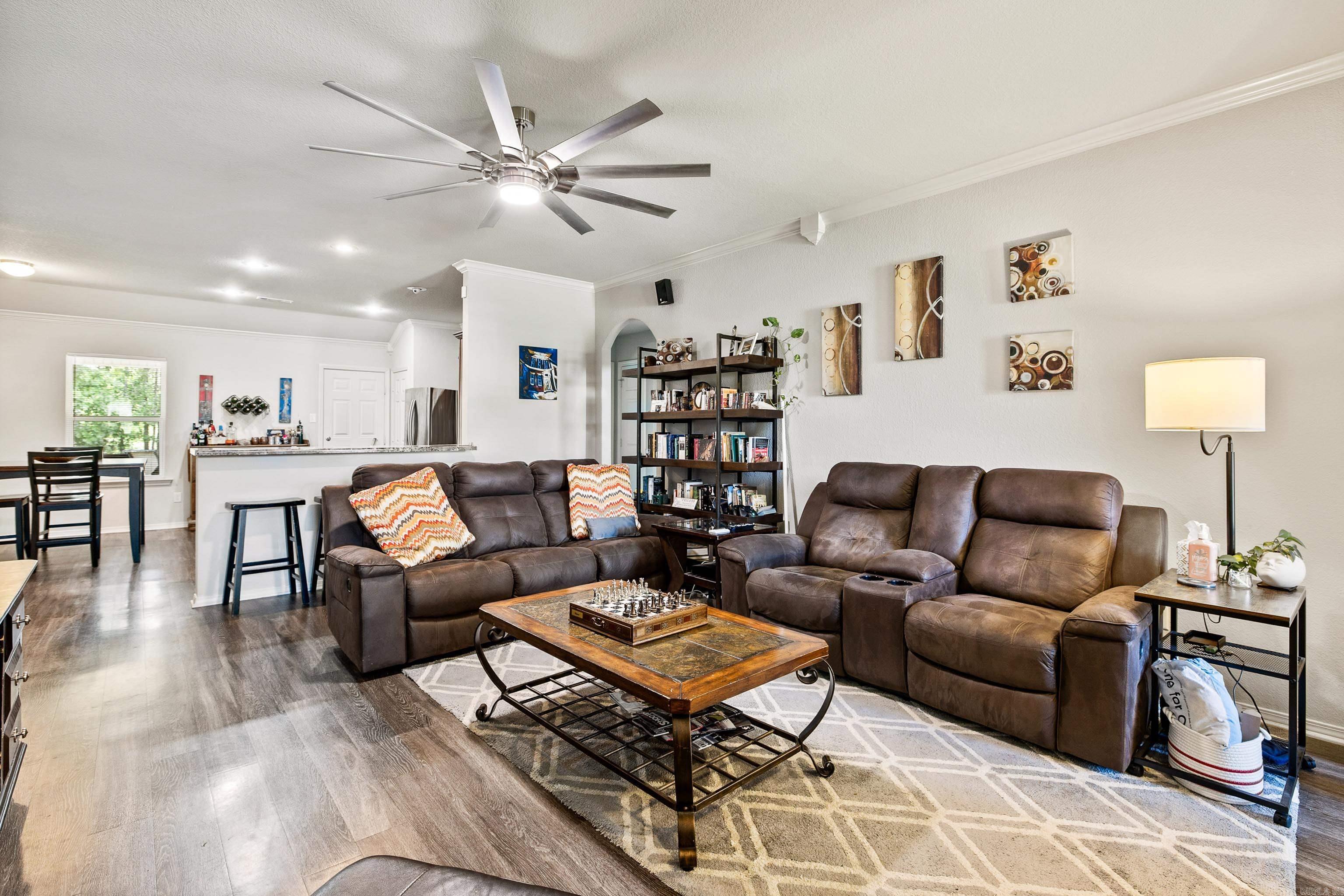 BENJAMIN GROVE - Residential