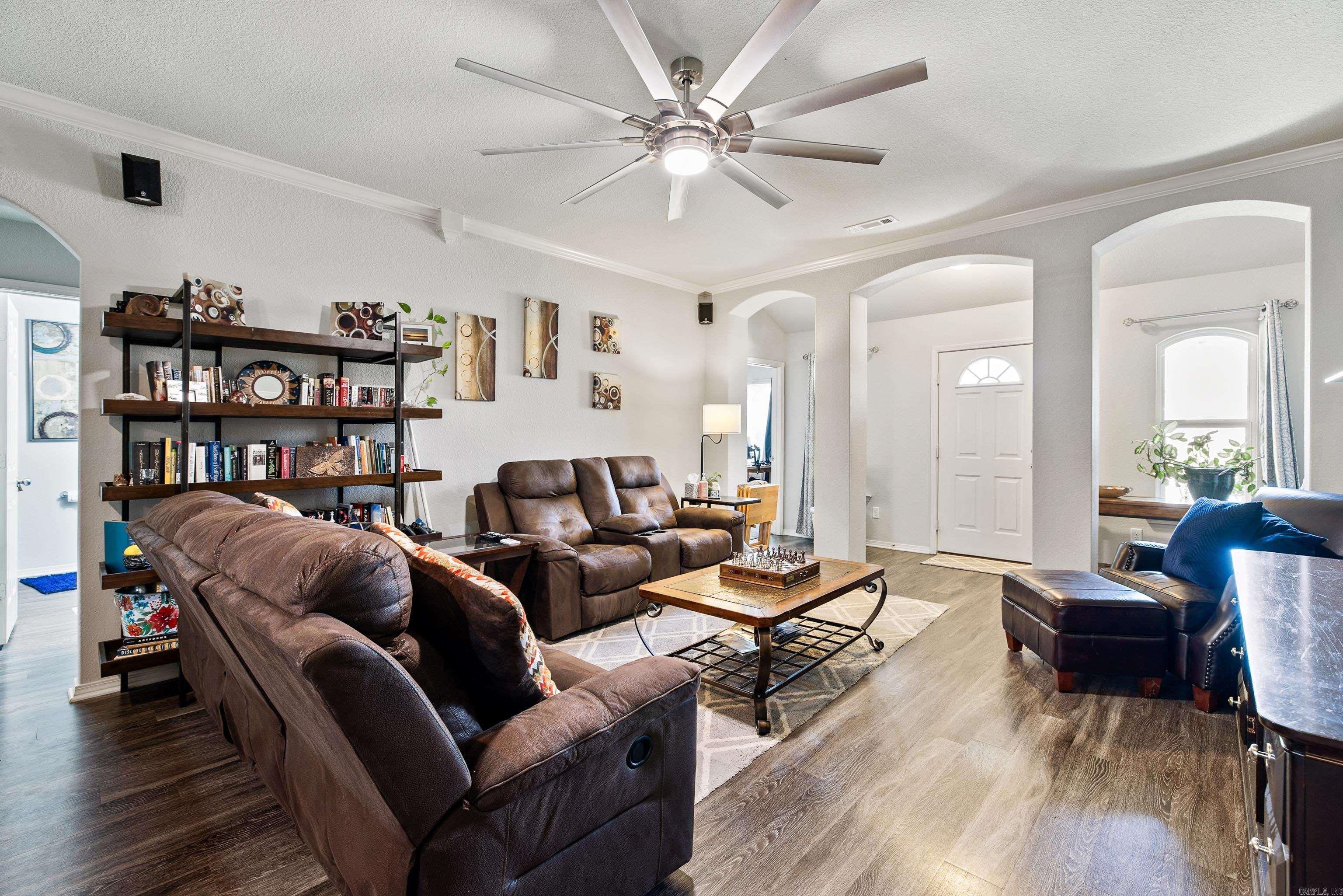 BENJAMIN GROVE - Residential