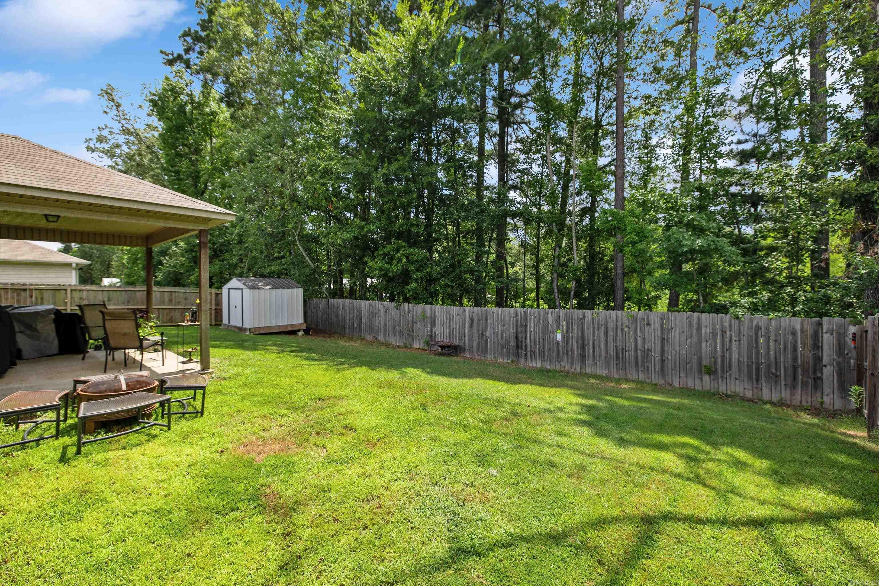 BENJAMIN GROVE - Residential