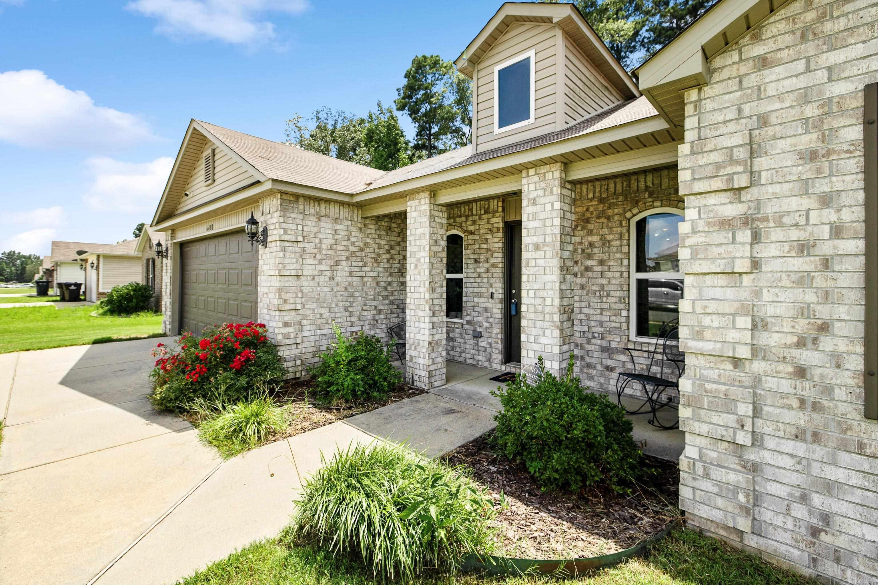 BENJAMIN GROVE - Residential