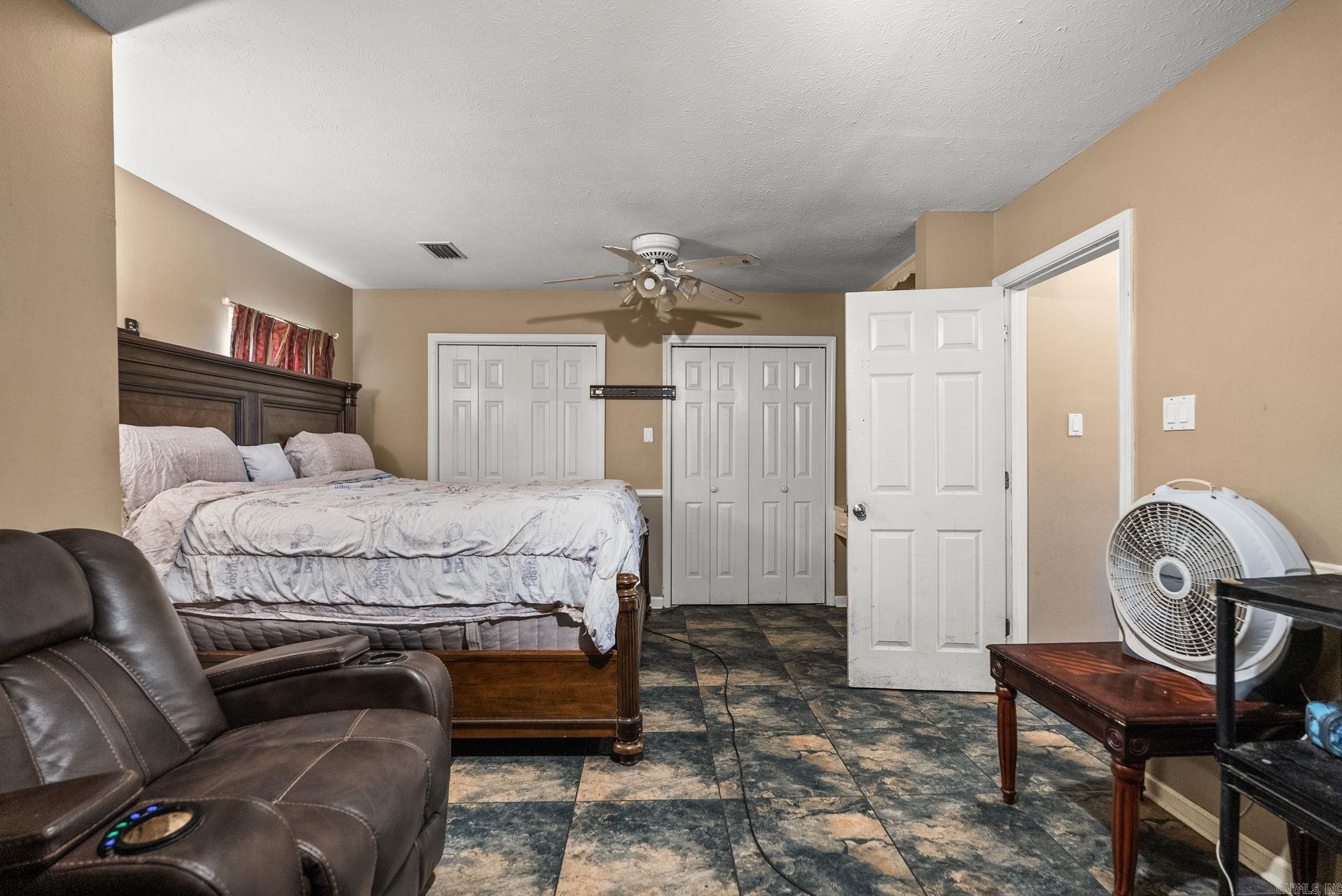 SADDLETOP - Residential