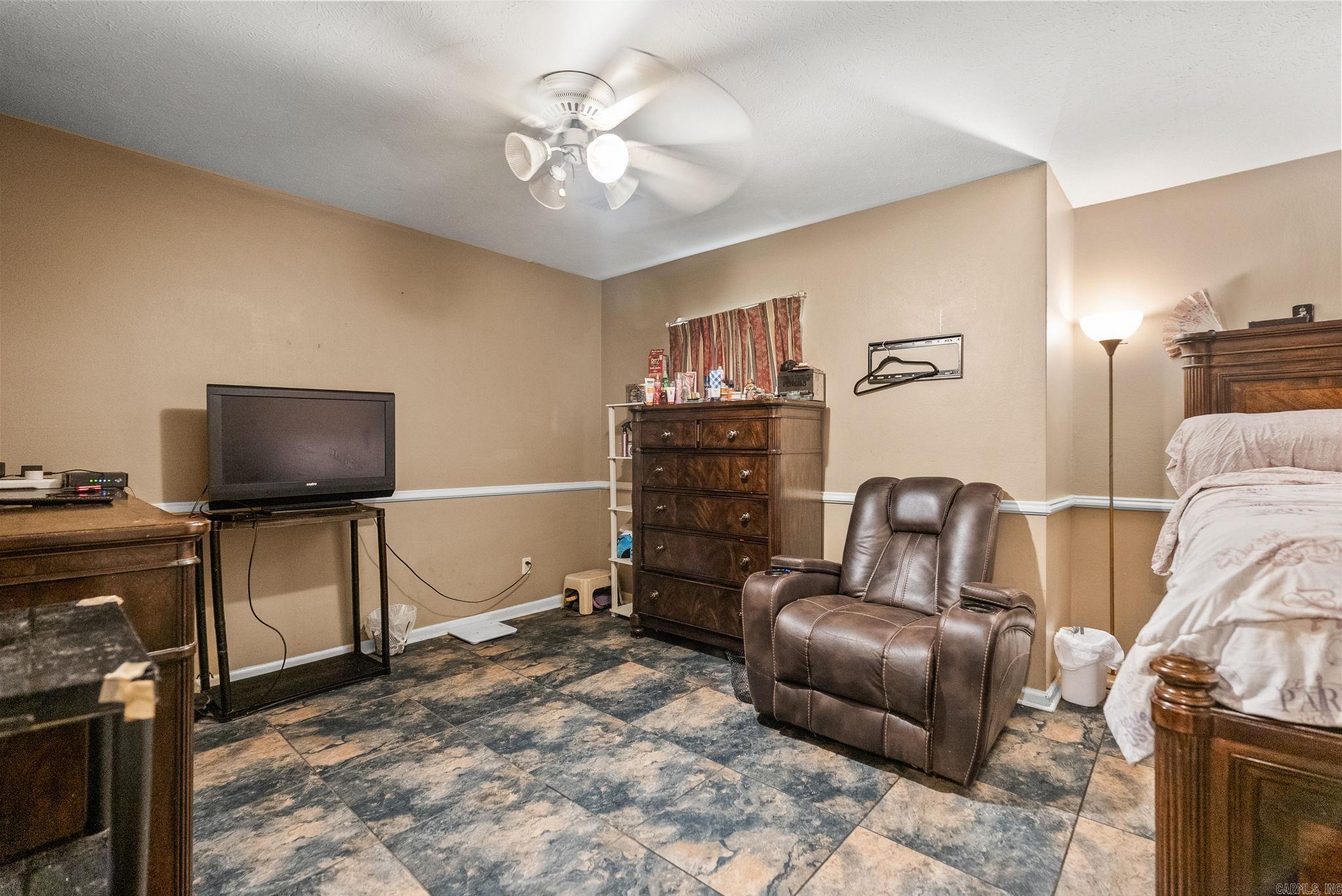 SADDLETOP - Residential