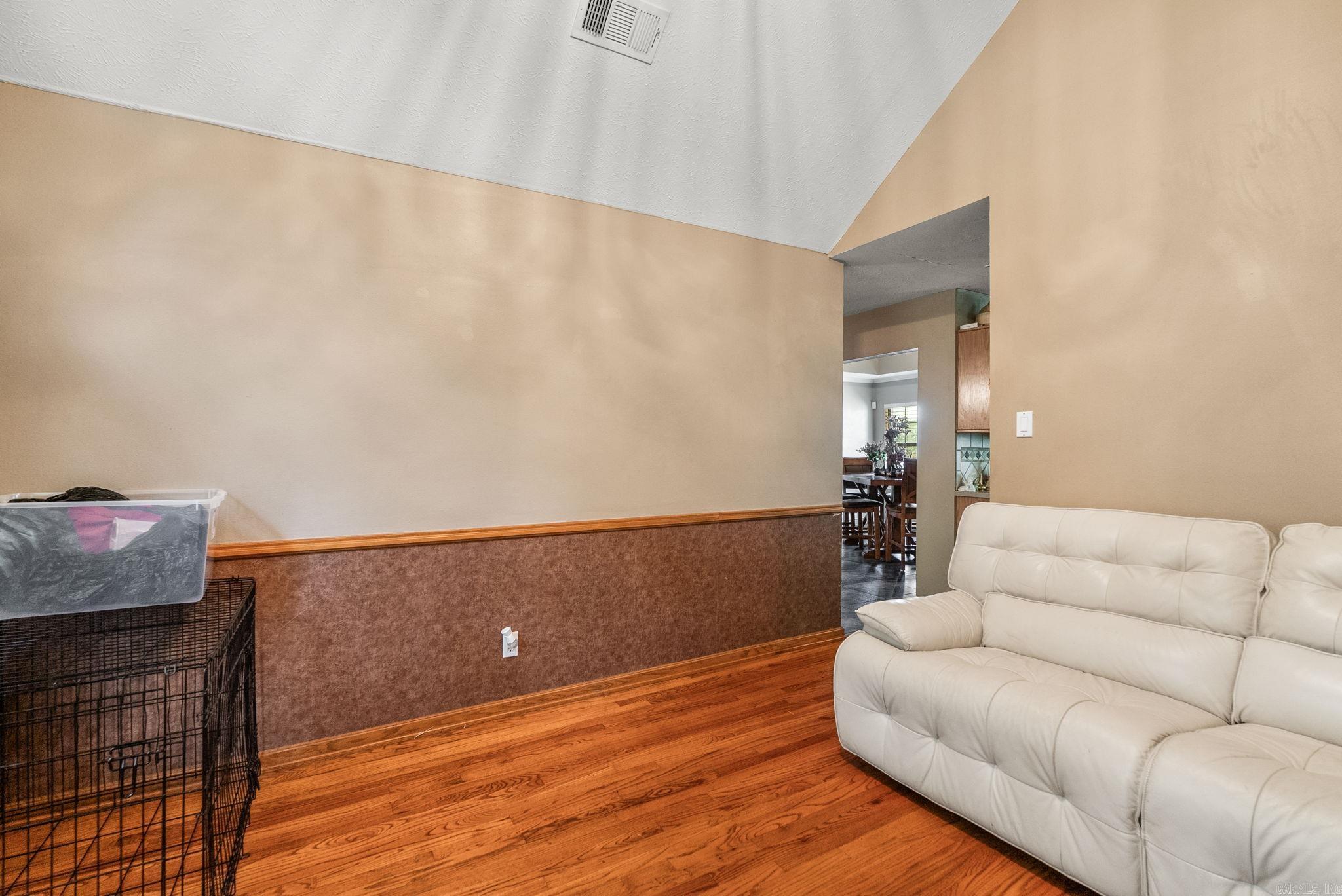 SADDLETOP - Residential
