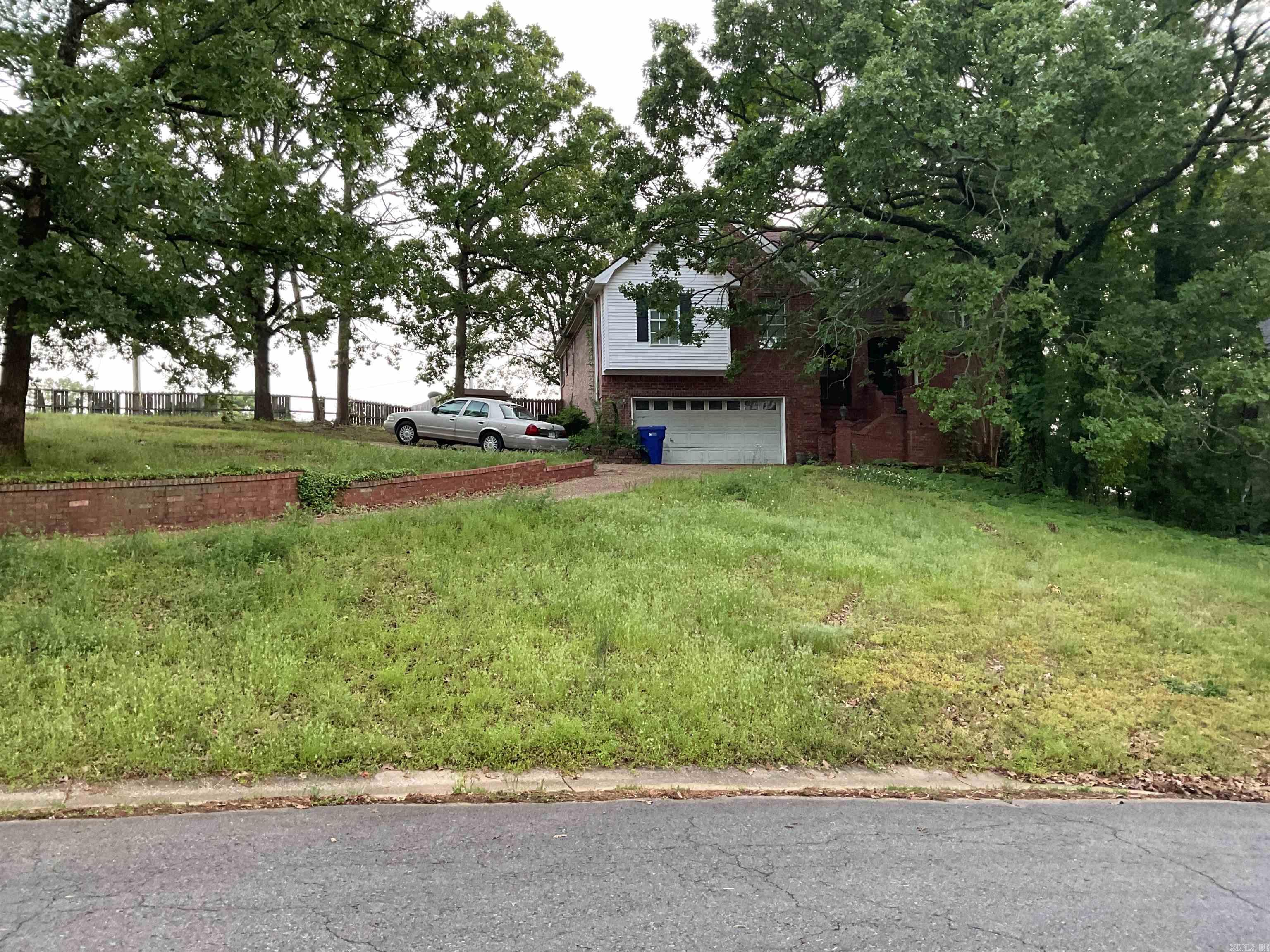 SADDLETOP - Residential