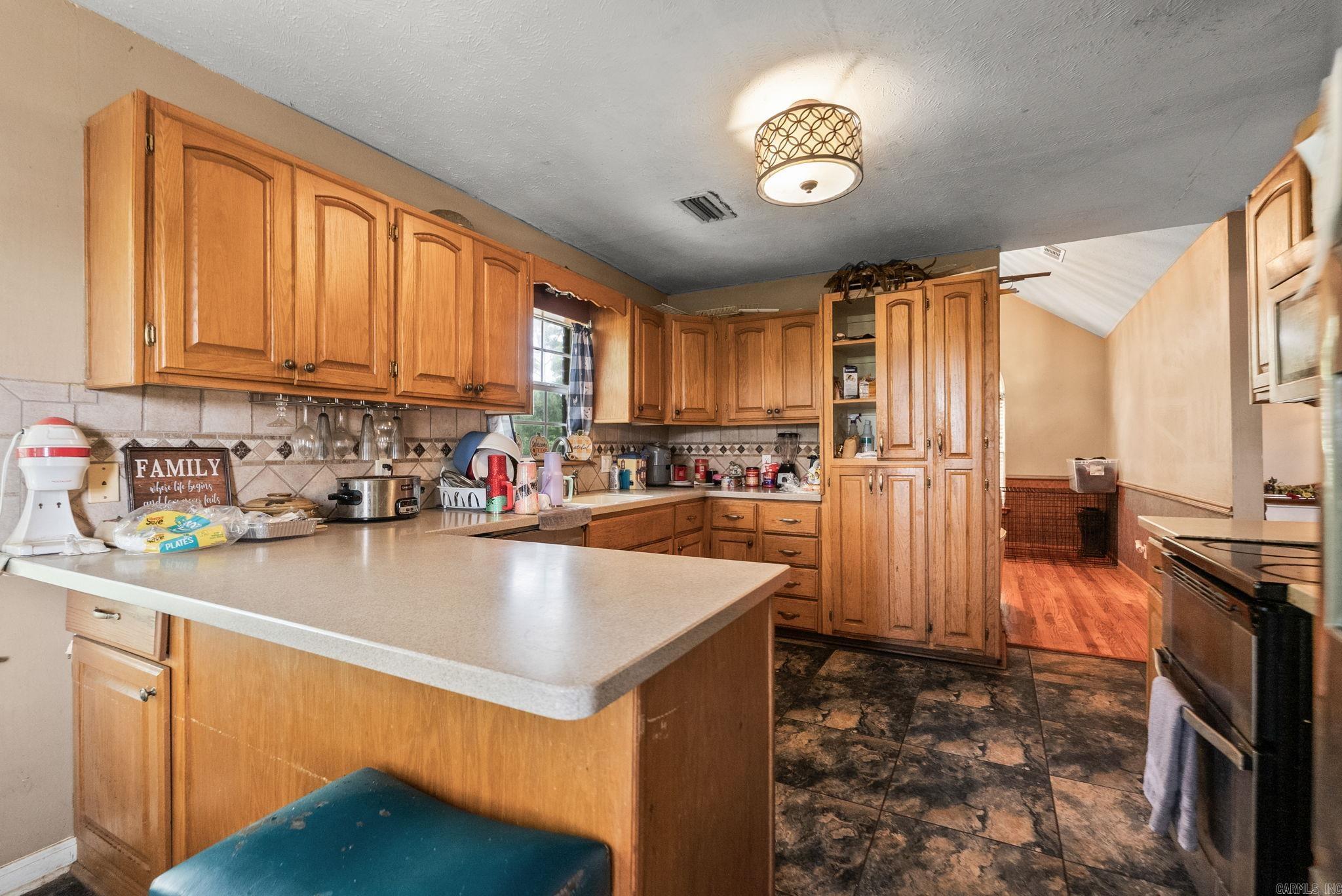 SADDLETOP - Residential