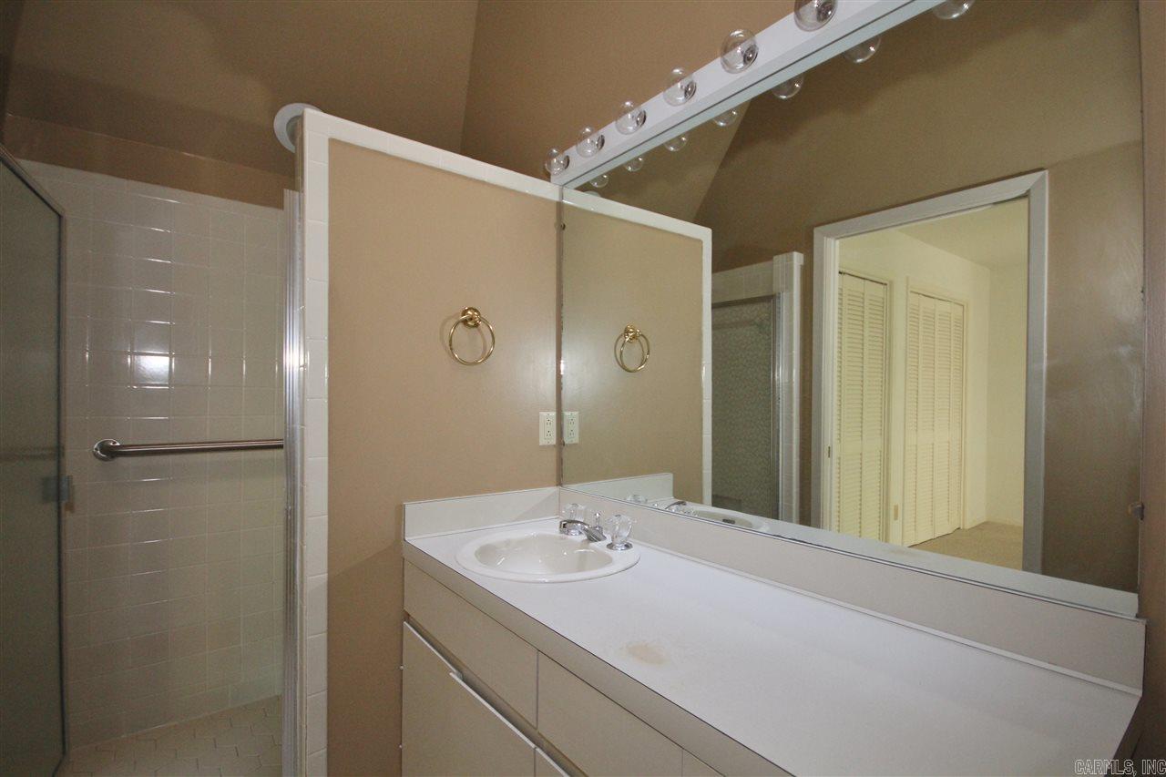 KINGWOOD PLACE - Residential