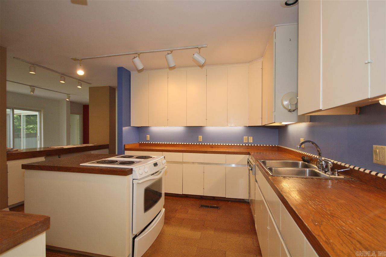 KINGWOOD PLACE - Residential