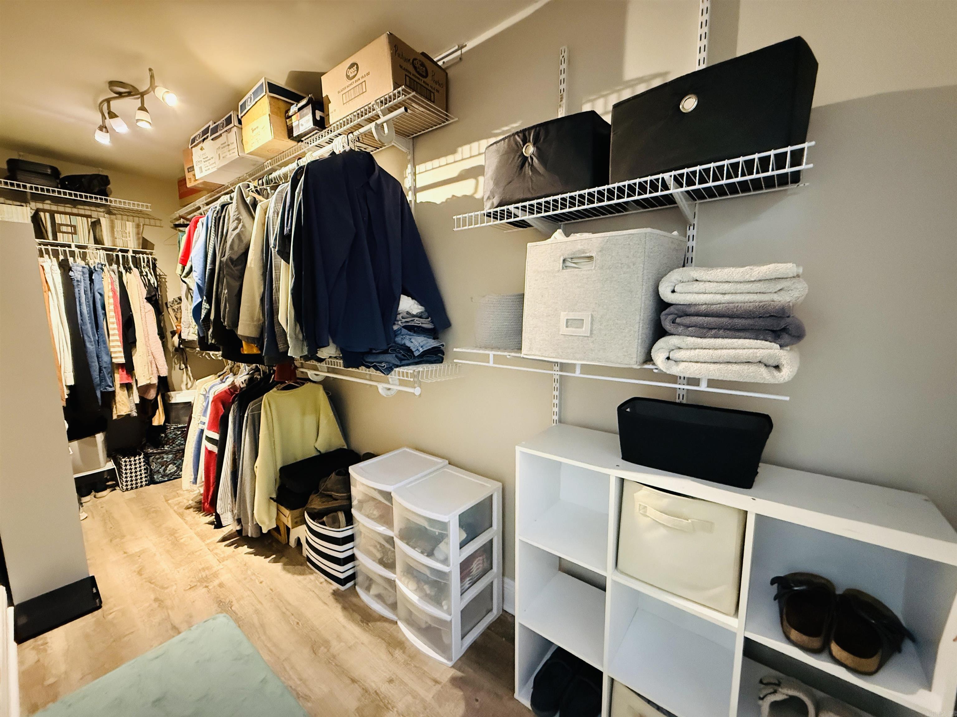 PLEASANT VALLEY - Residential